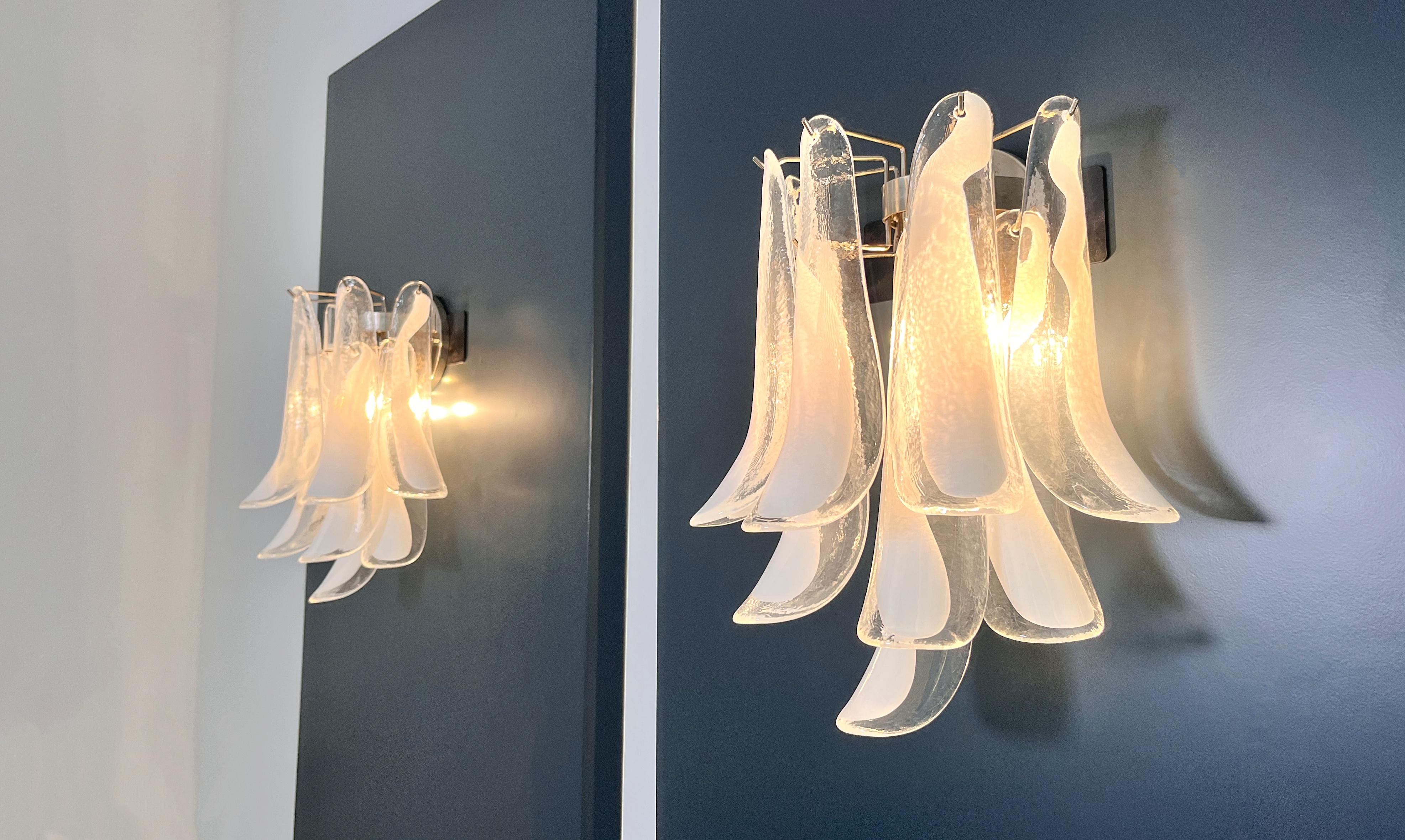 Pair of Vintage Italian Murano wall lights in the manner of Mazzega - trasparent in vendita 5