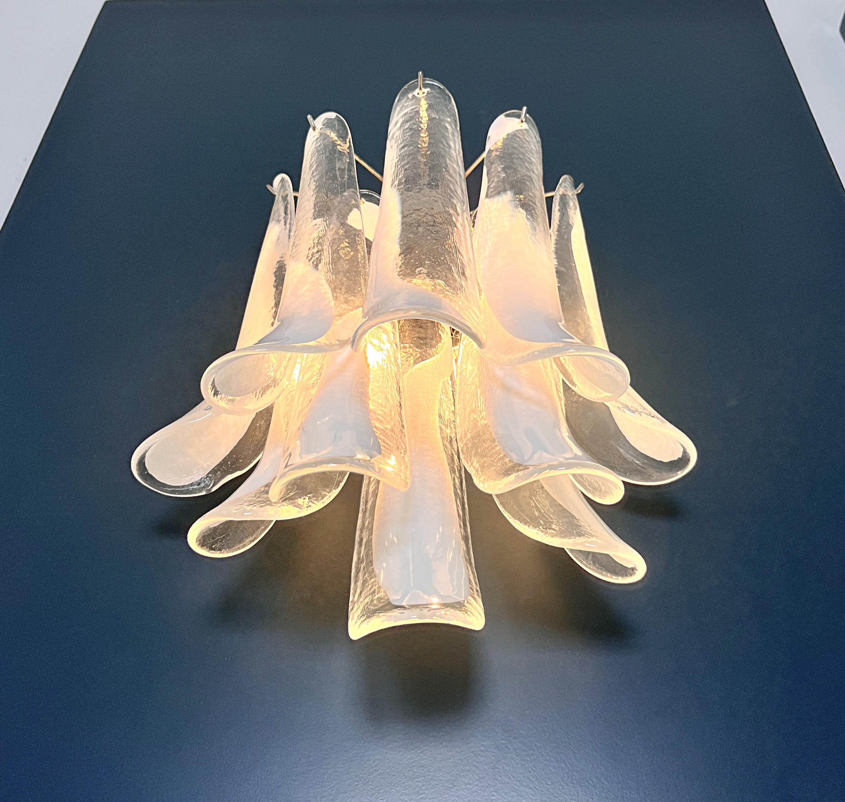 Pair of Vintage Italian Murano wall lights in the manner of Mazzega - trasparent in vendita 8