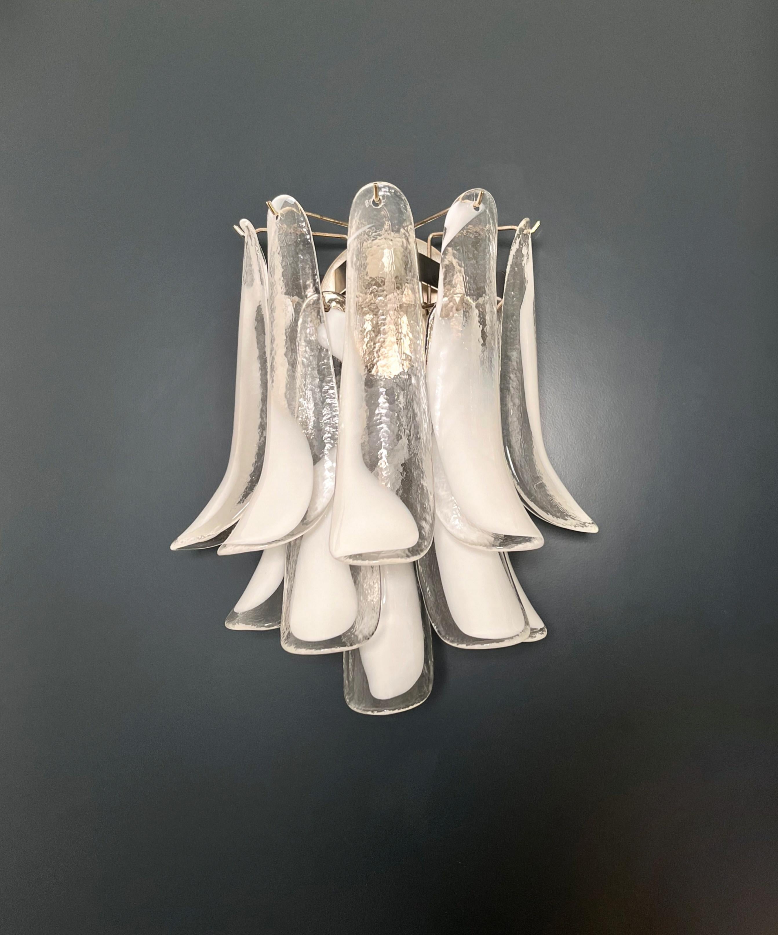 Pair of Vintage Italian Murano wall lights in the manner of Mazzega - trasparent In condizioni buone in vendita a Gaiarine Frazione Francenigo (TV), IT