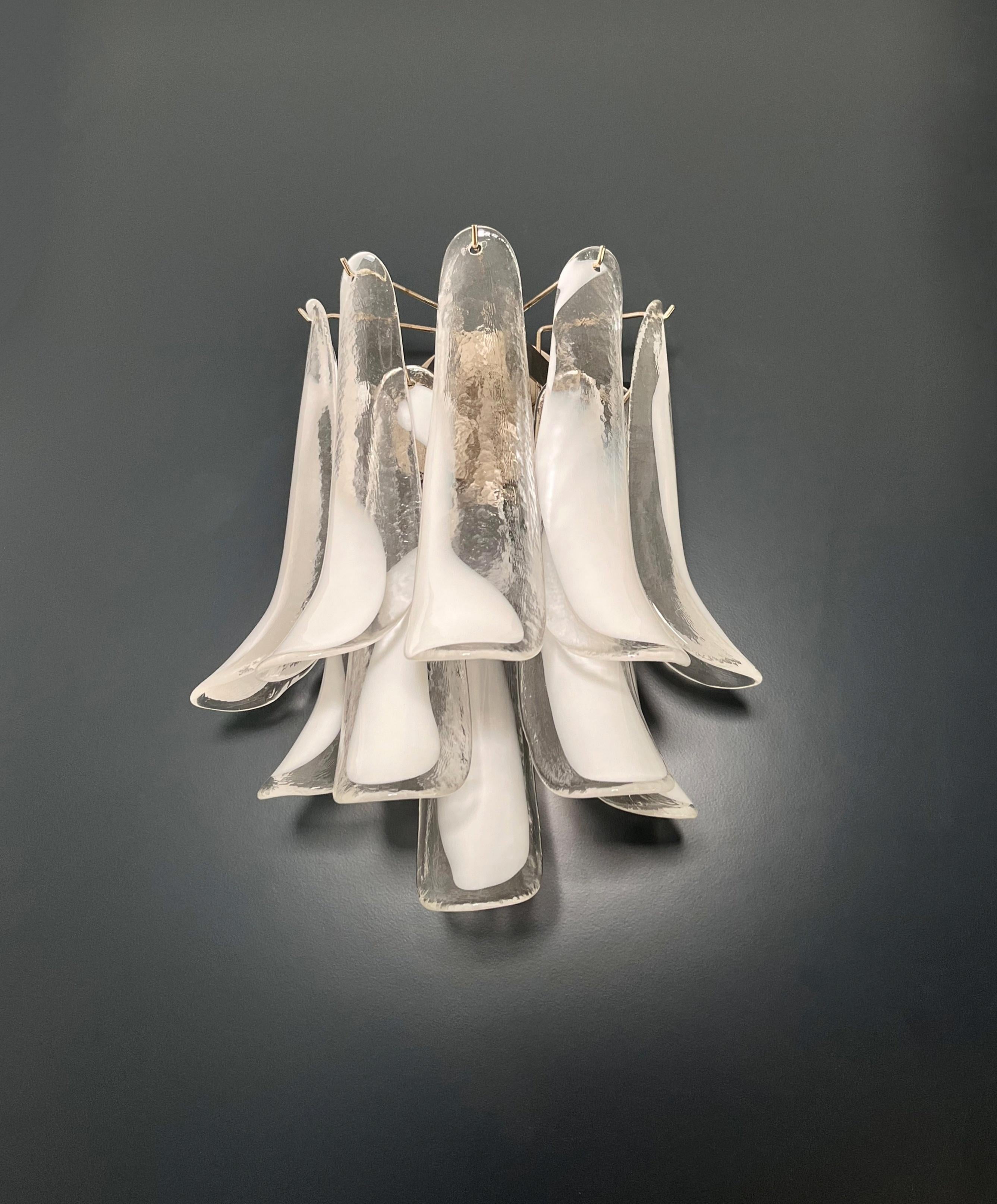 20th Century Pair of Vintage Italian Murano wall lights in the manner of Mazzega - trasparent in vendita