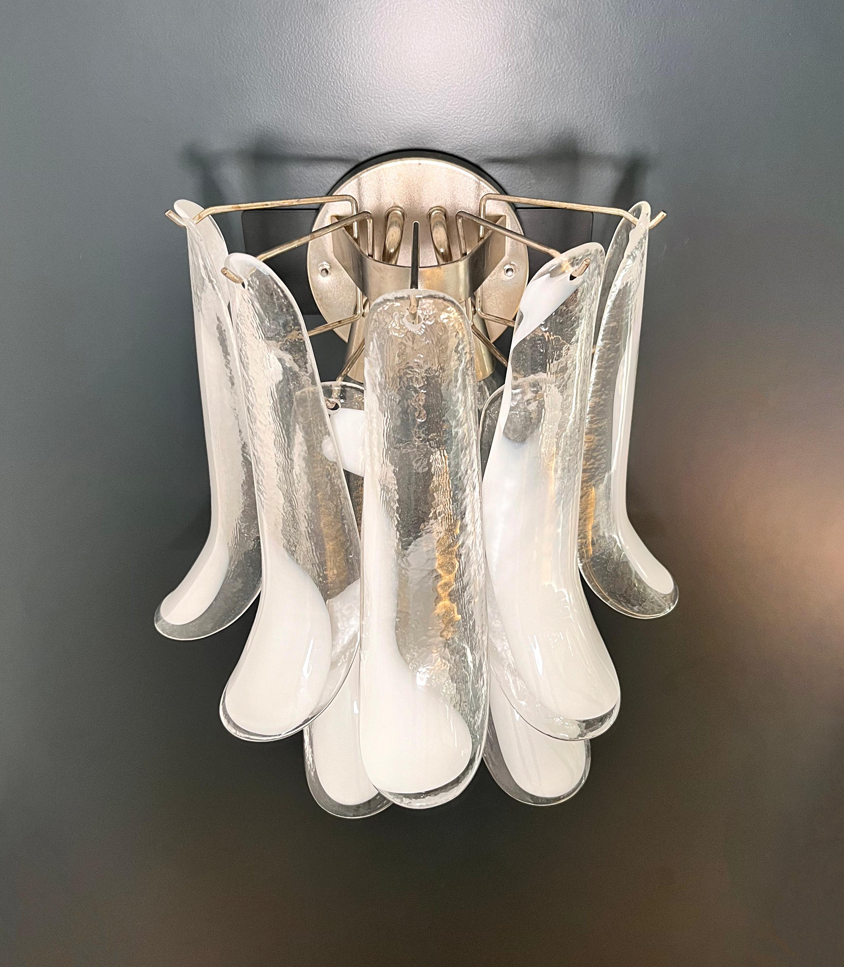 Pair of Vintage Italian Murano wall lights in the manner of Mazzega - trasparent in vendita 1