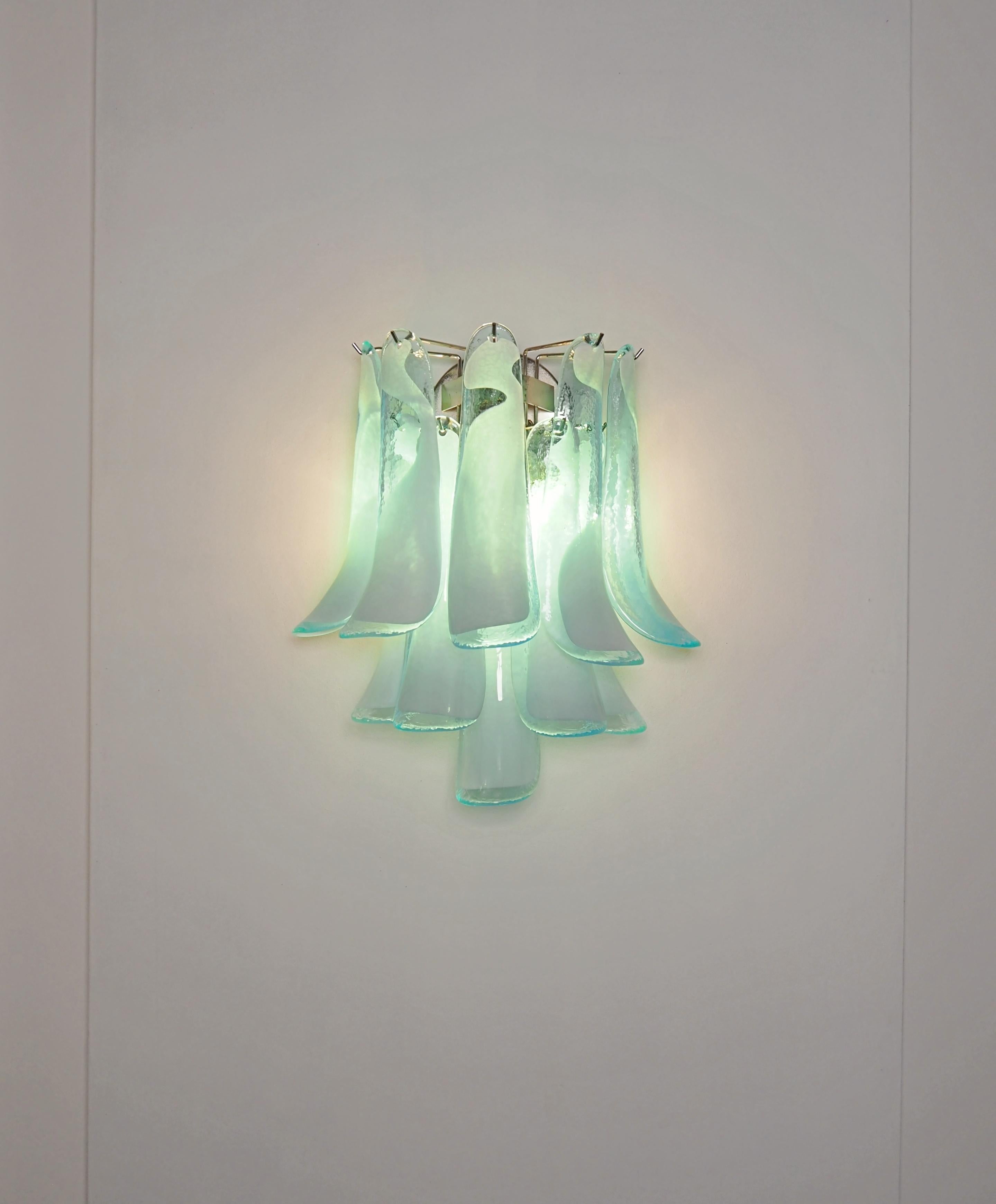 Pareja de apliques vintage de Murano italiano - Mazzega - 10 lattimo glas turquesa en venta 3