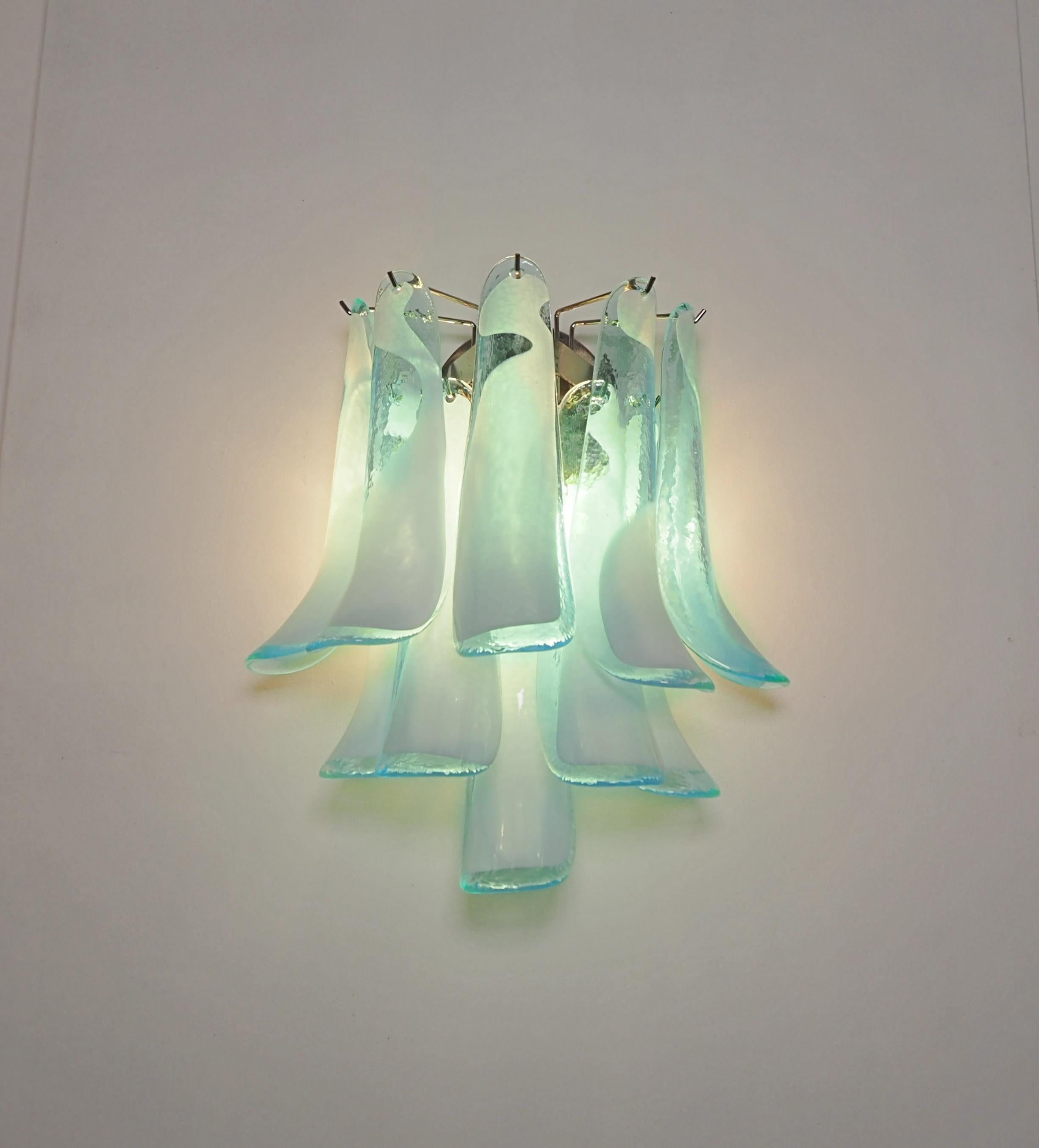 Pareja de apliques vintage de Murano italiano - Mazzega - 10 lattimo glas turquesa en venta 4