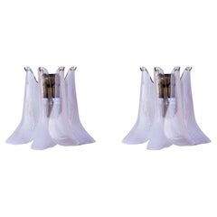 Coppia di lampade da parete Vintage Italian Murano, petali di vetro bianco e rosa