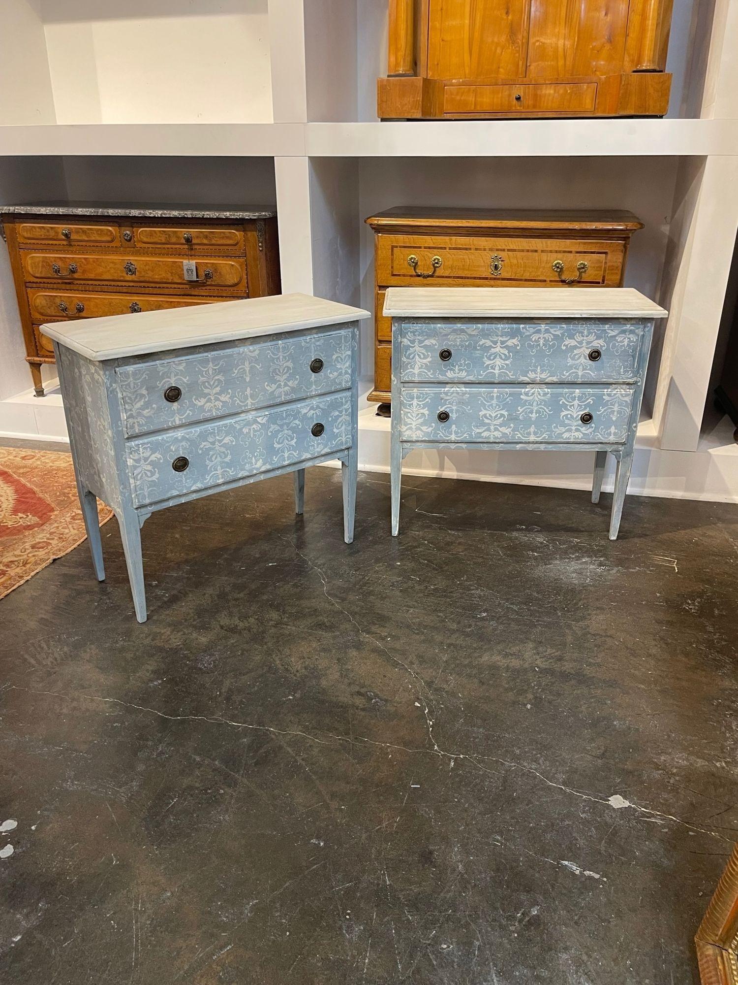 Pair of Vintage Italian Neo-Classical Hand Painted Chests For Sale 2
