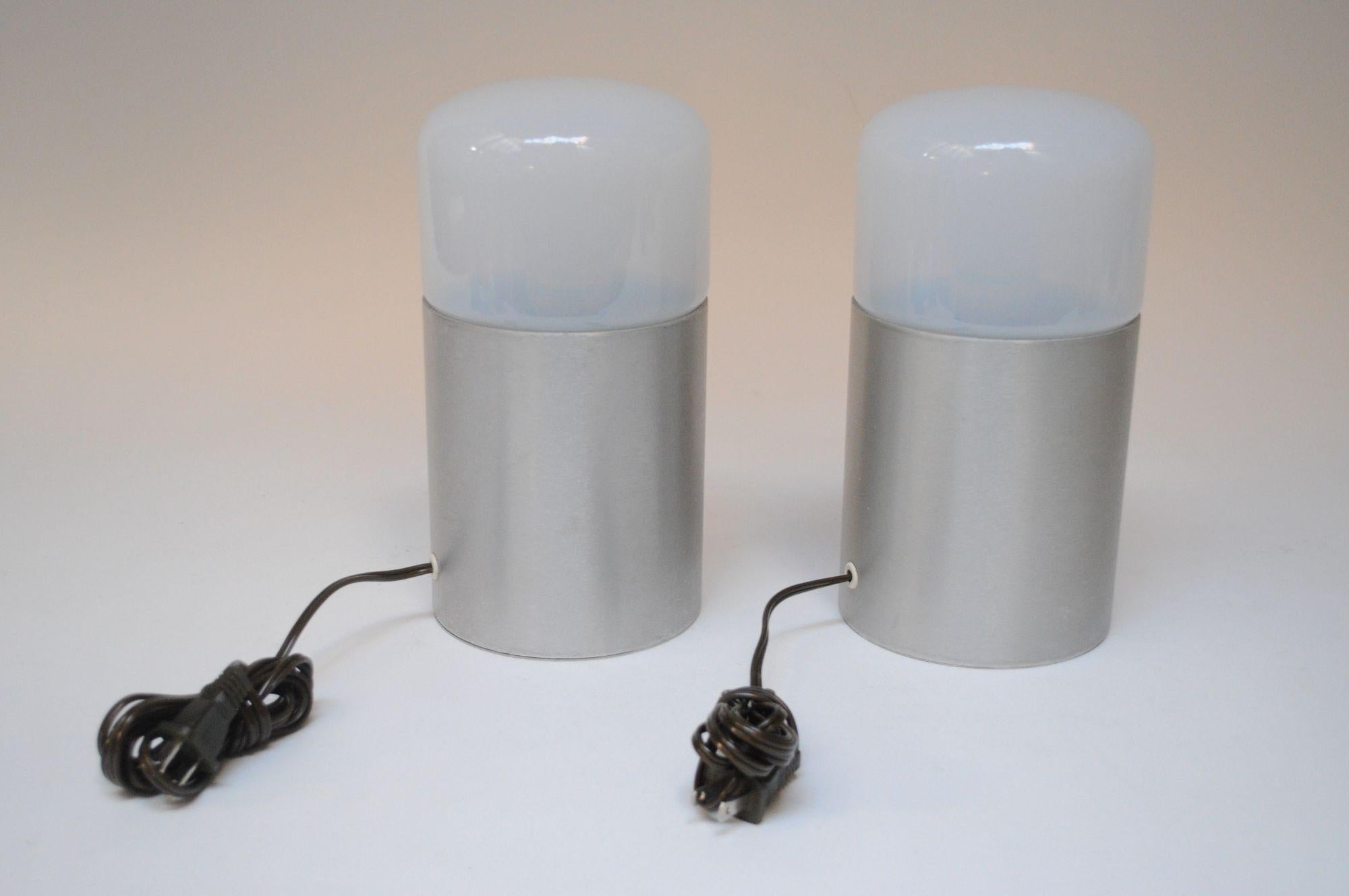Pair of Vintage Italian Opaline Glass and Aluminum Table Lamps For Sale 14