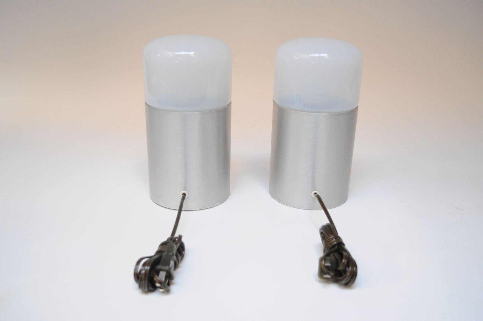 Pair of Vintage Italian Opaline Glass and Aluminum Table Lamps For Sale 15