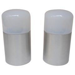 Paire de lampes de bureau italiennes vintage en verre opalin et aluminium