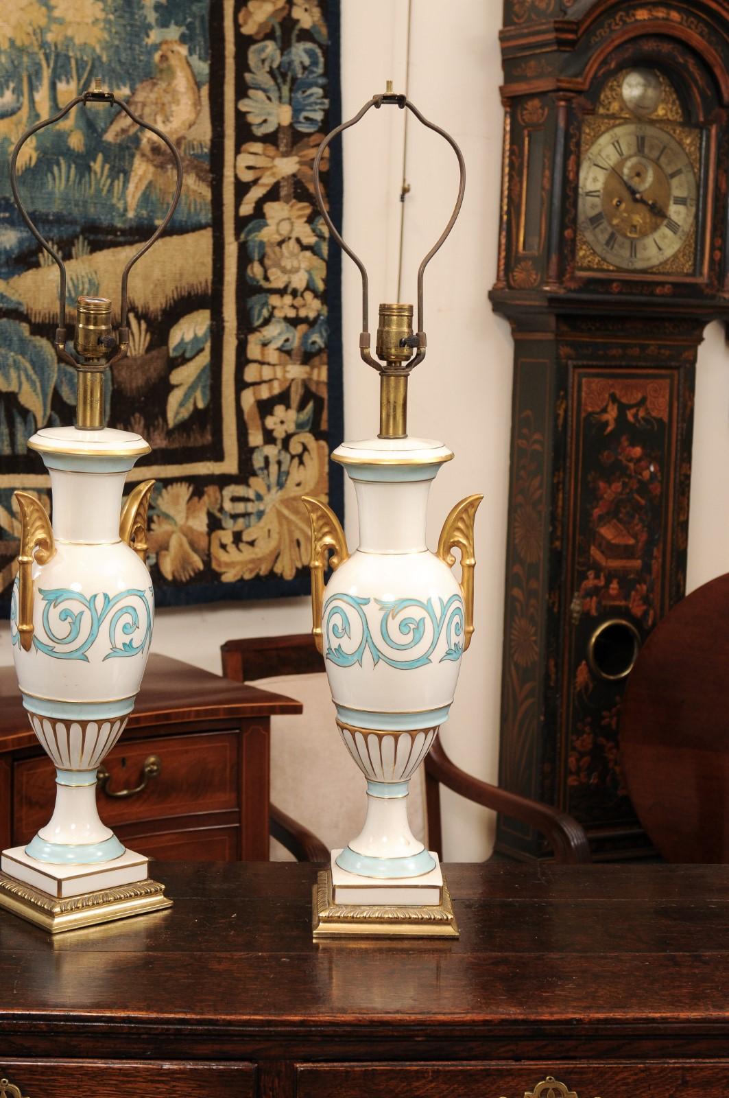 Pair of Vintage Italian Porcelain Lamps with Blue & Gilt Accents, 20th Century 2