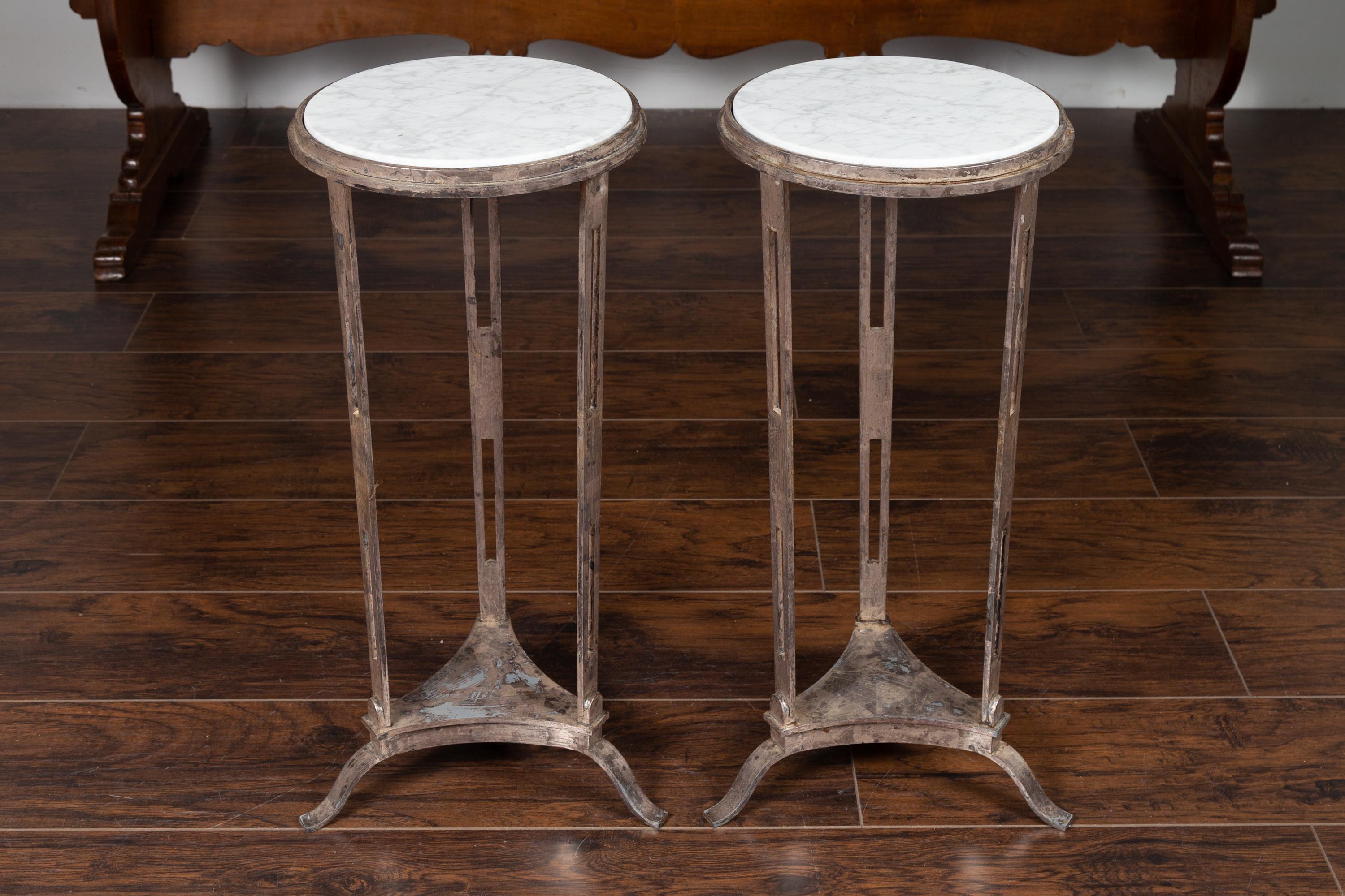 Pair of Vintage Italian Silver Leaf Drinks Tables with White Veined Marble Tops In Good Condition In Atlanta, GA