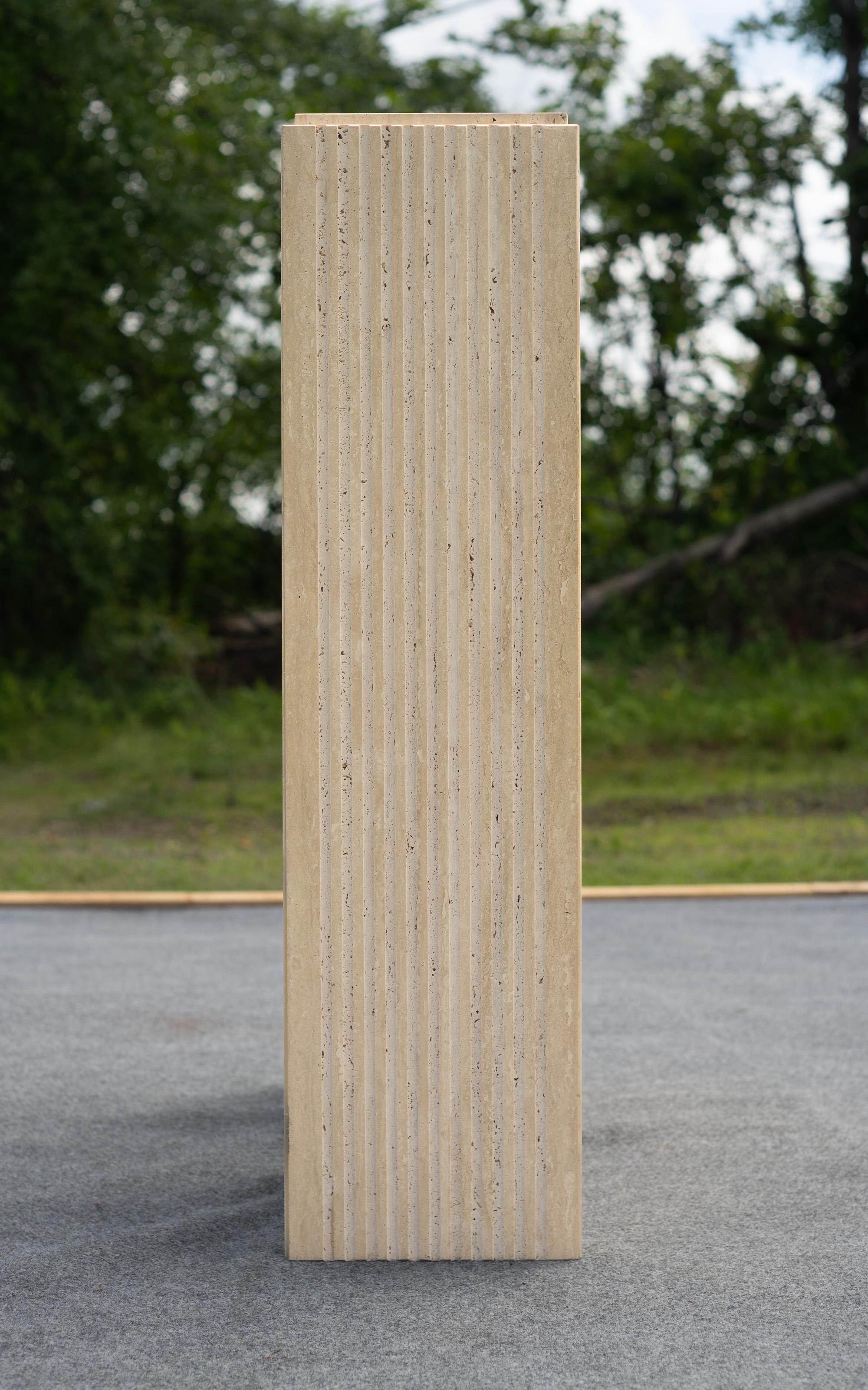 Pair of Vintage Italian Stone International Fluted Travertine Marble Pedestals For Sale 5