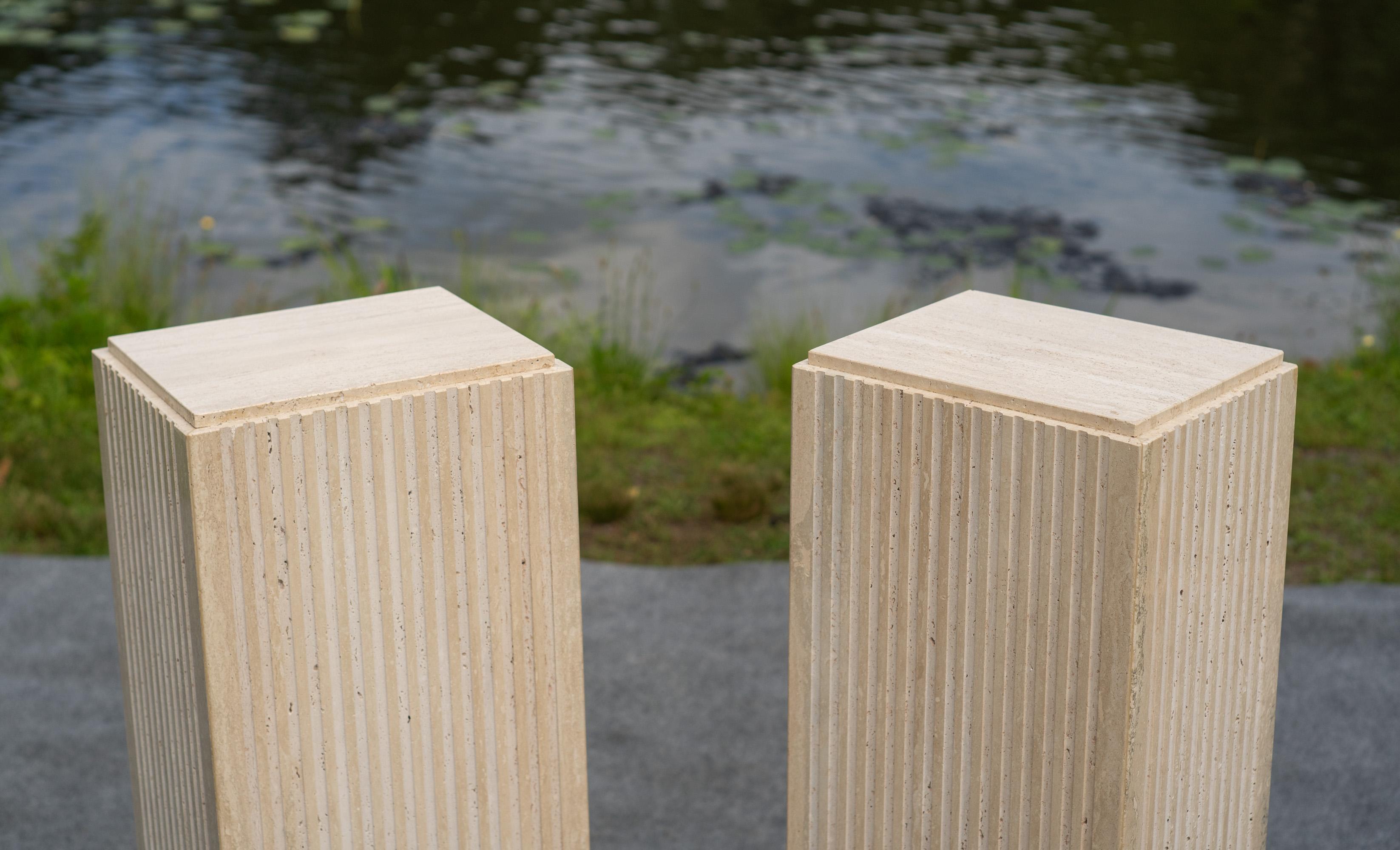 Pair of Vintage Italian Stone International Fluted Travertine Marble Pedestals For Sale 8