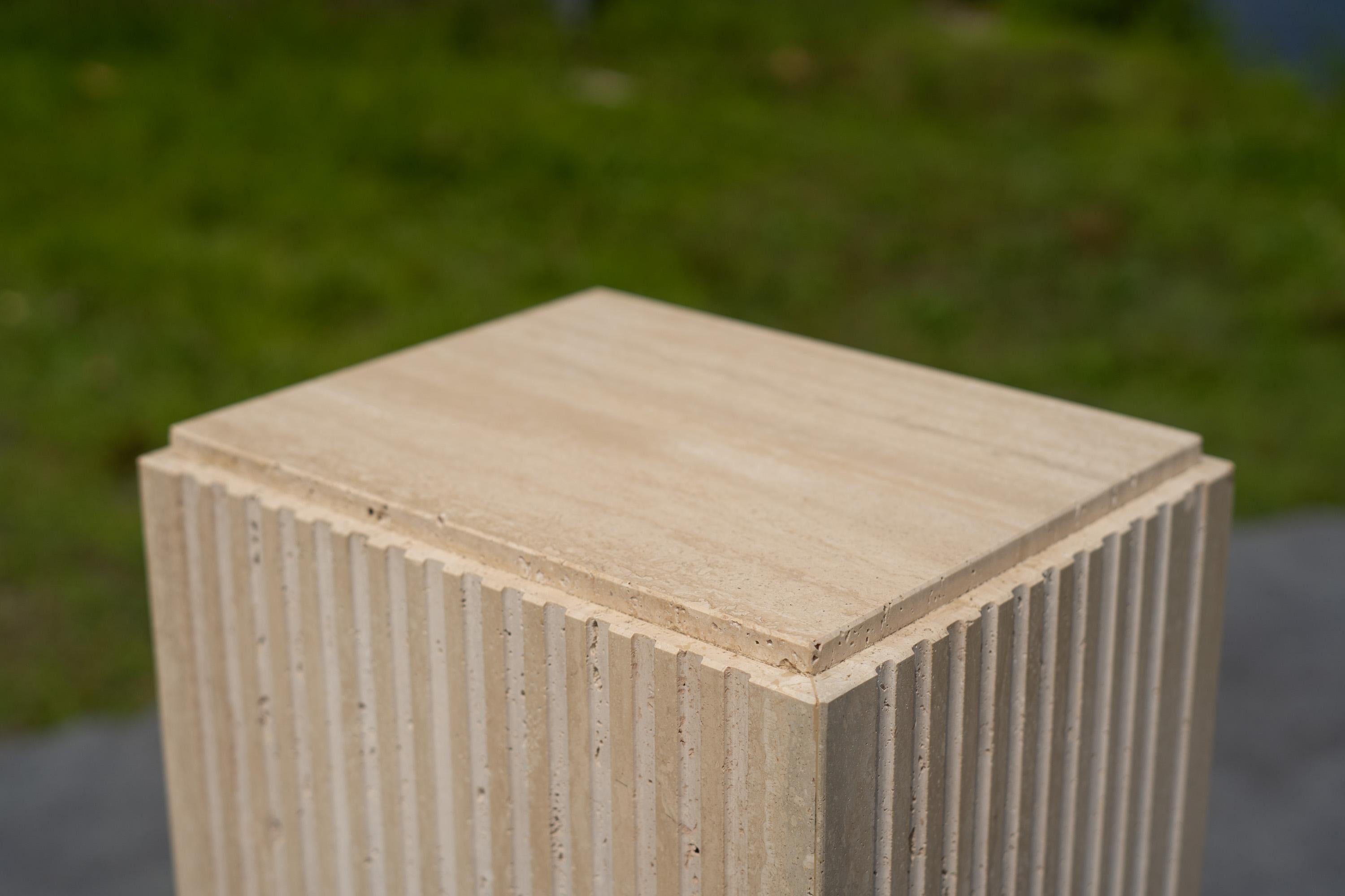 Pair of Vintage Italian Stone International Fluted Travertine Marble Pedestals For Sale 10