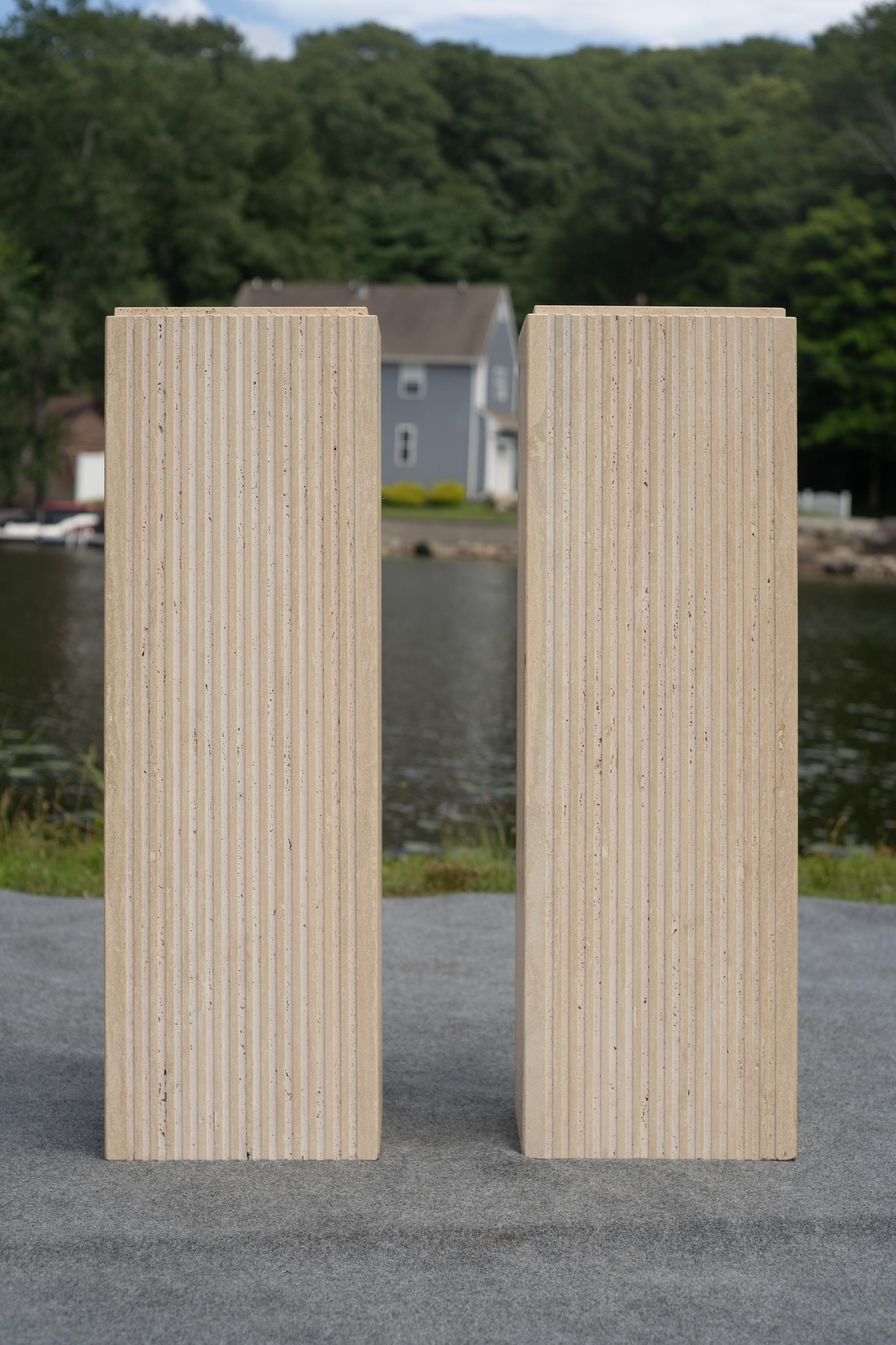 Mid-Century Modern Pair of Vintage Italian Stone International Fluted Travertine Marble Pedestals For Sale