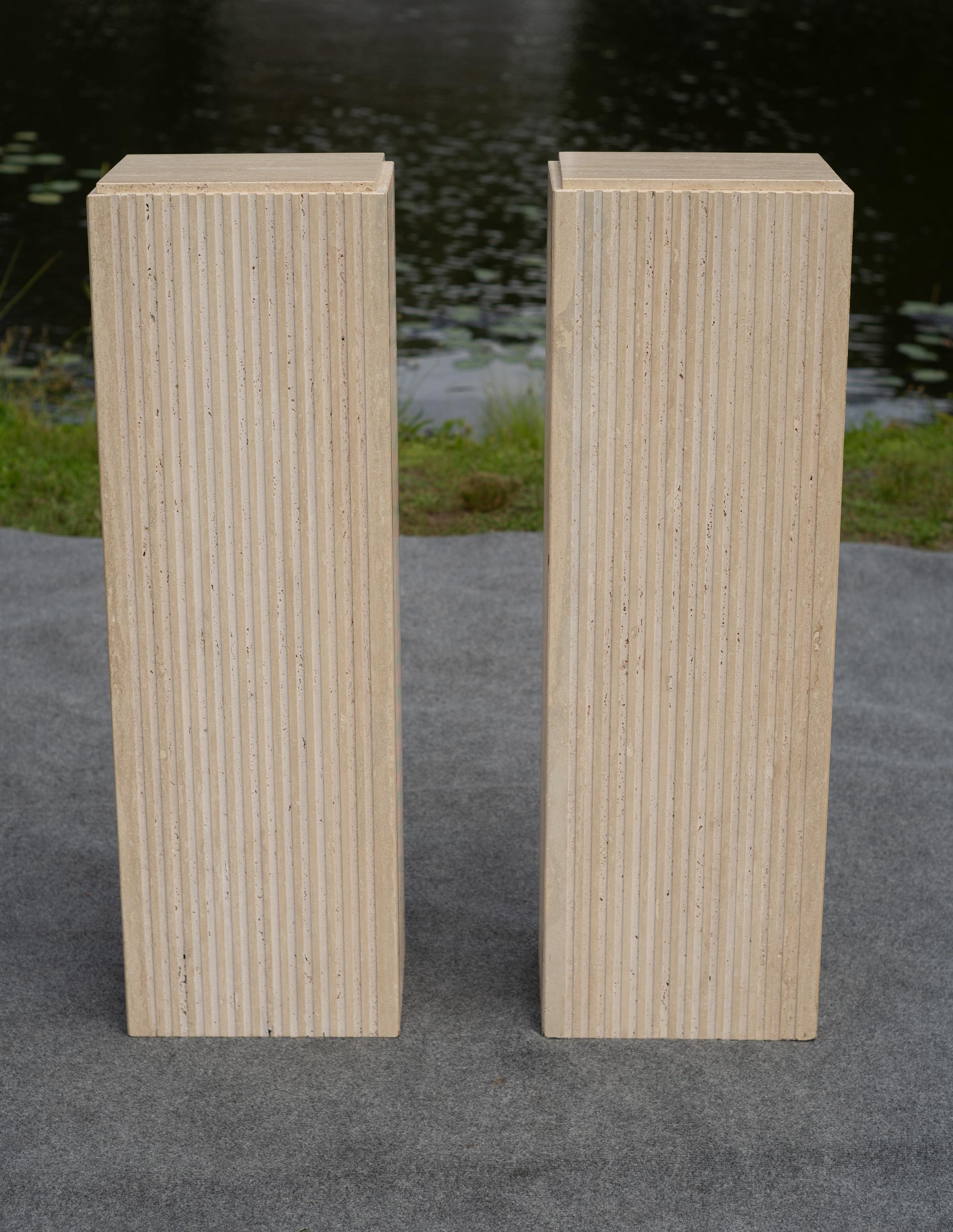 Late 20th Century Pair of Vintage Italian Stone International Fluted Travertine Marble Pedestals For Sale