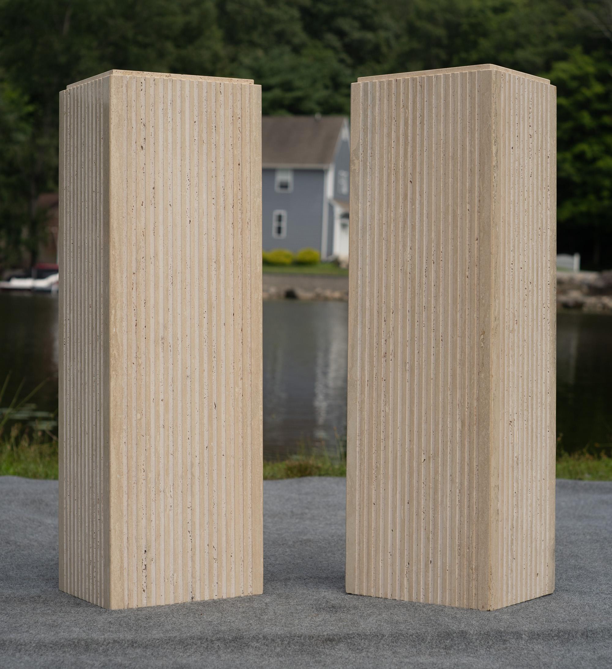 Pair of Vintage Italian Stone International Fluted Travertine Marble Pedestals For Sale 1