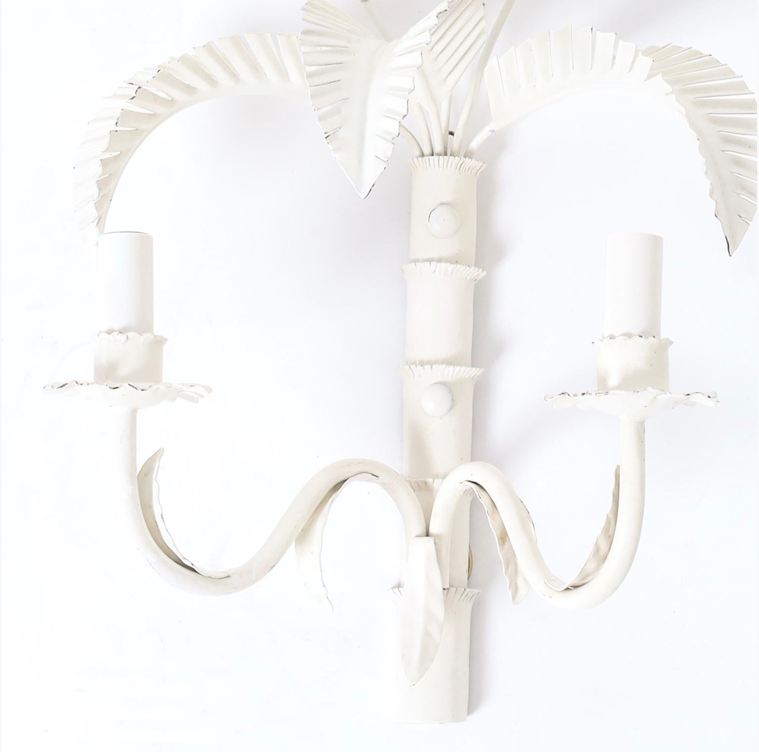 Pair of Vintage Italian Tole Palm Tree Wall Sconces In Good Condition In Palm Beach, FL