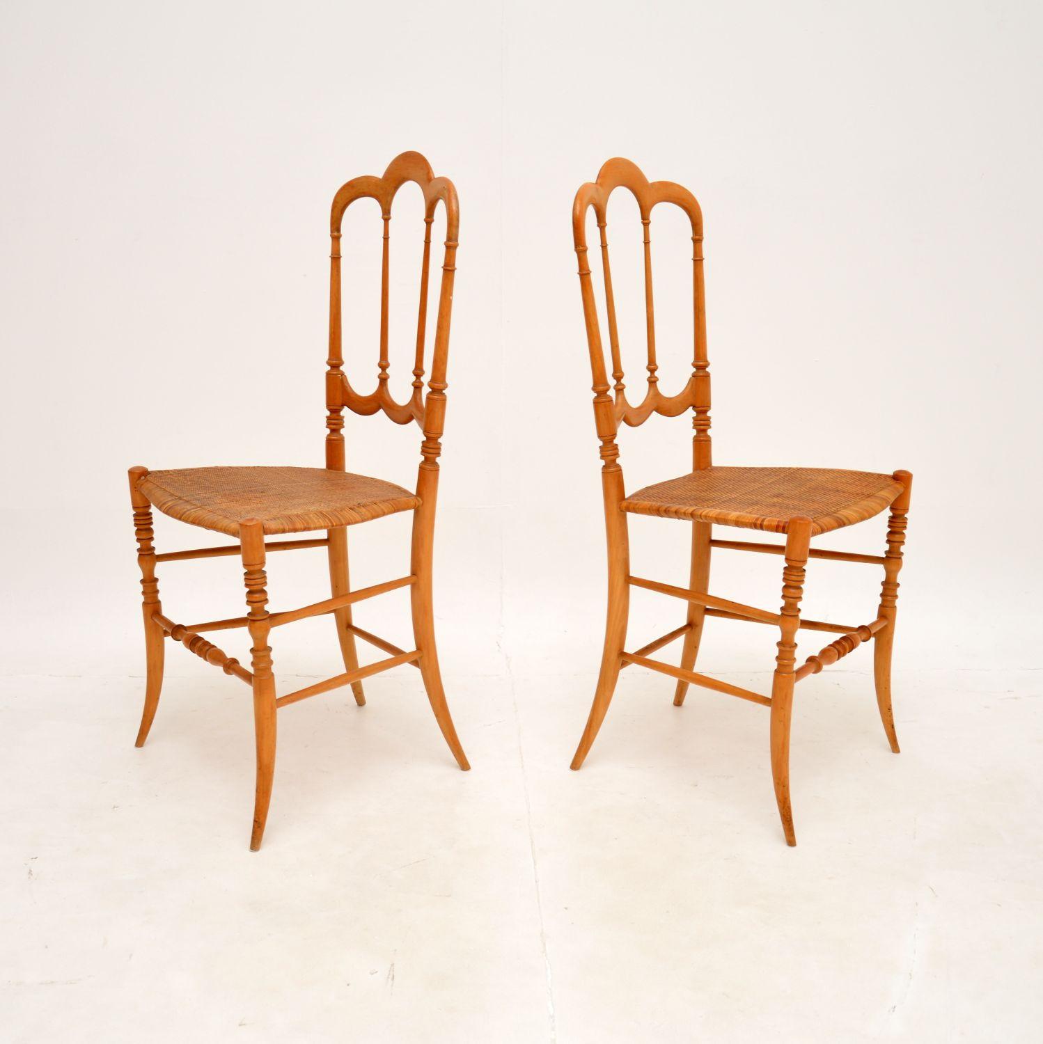 Mid-Century Modern Pair of Vintage Italian ‘Tre Archi’ Chiavari Chairs by Fratelli Levaggi For Sale
