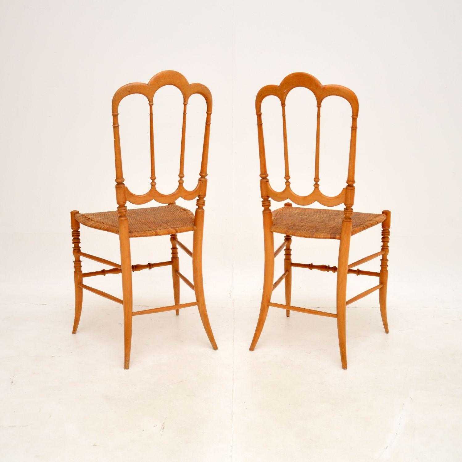 Pair of Vintage Italian ‘Tre Archi’ Chiavari Chairs by Fratelli Levaggi In Good Condition For Sale In London, GB