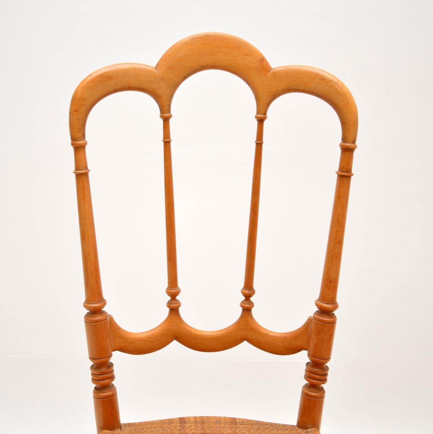 Milieu du XXe siècle Paire de chaises Chiavari vintage italiennes 'Tre Archi' par Fratelli Levaggi en vente