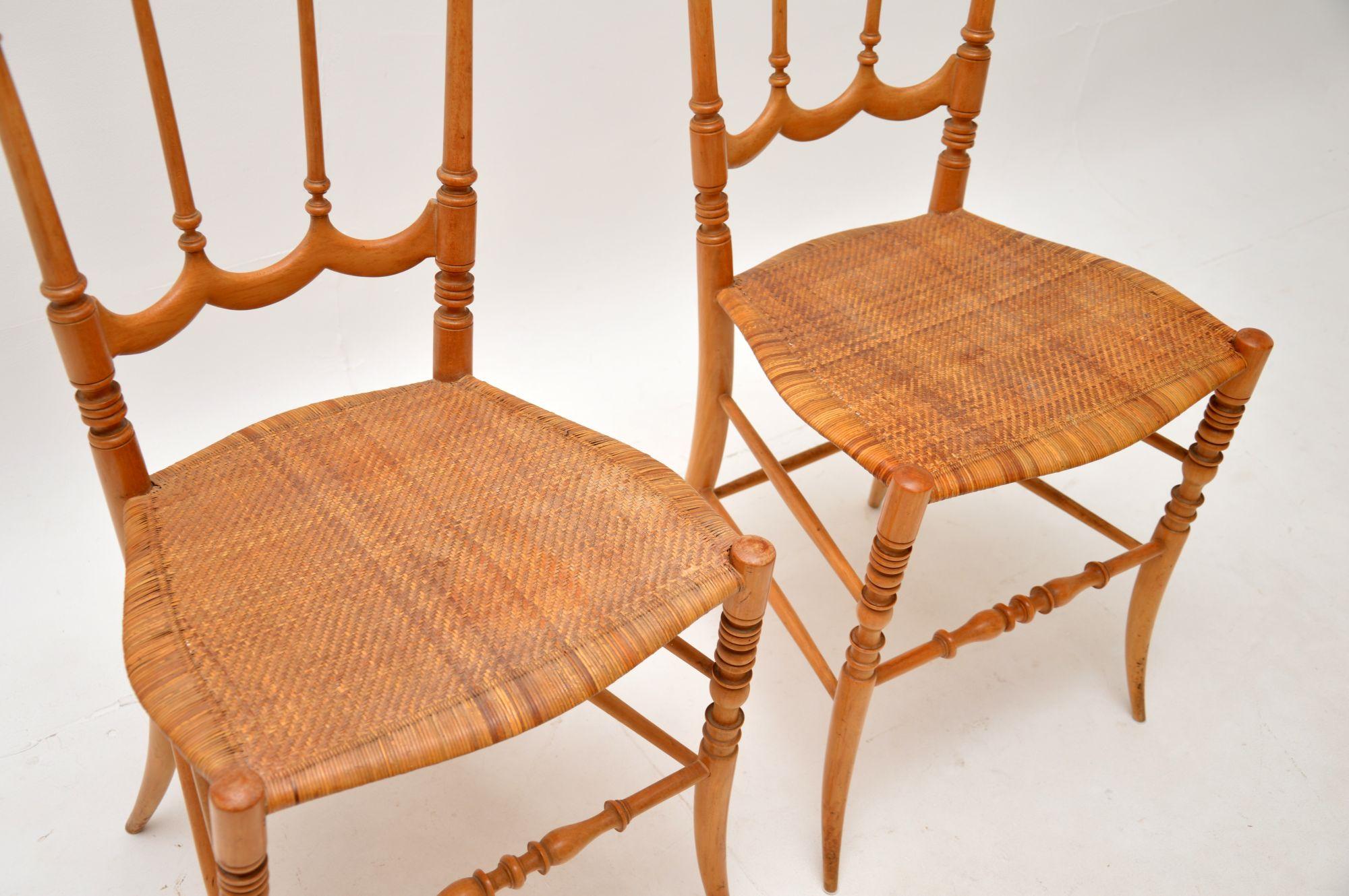 Pair of Vintage Italian ‘Tre Archi’ Chiavari Chairs by Fratelli Levaggi For Sale 1