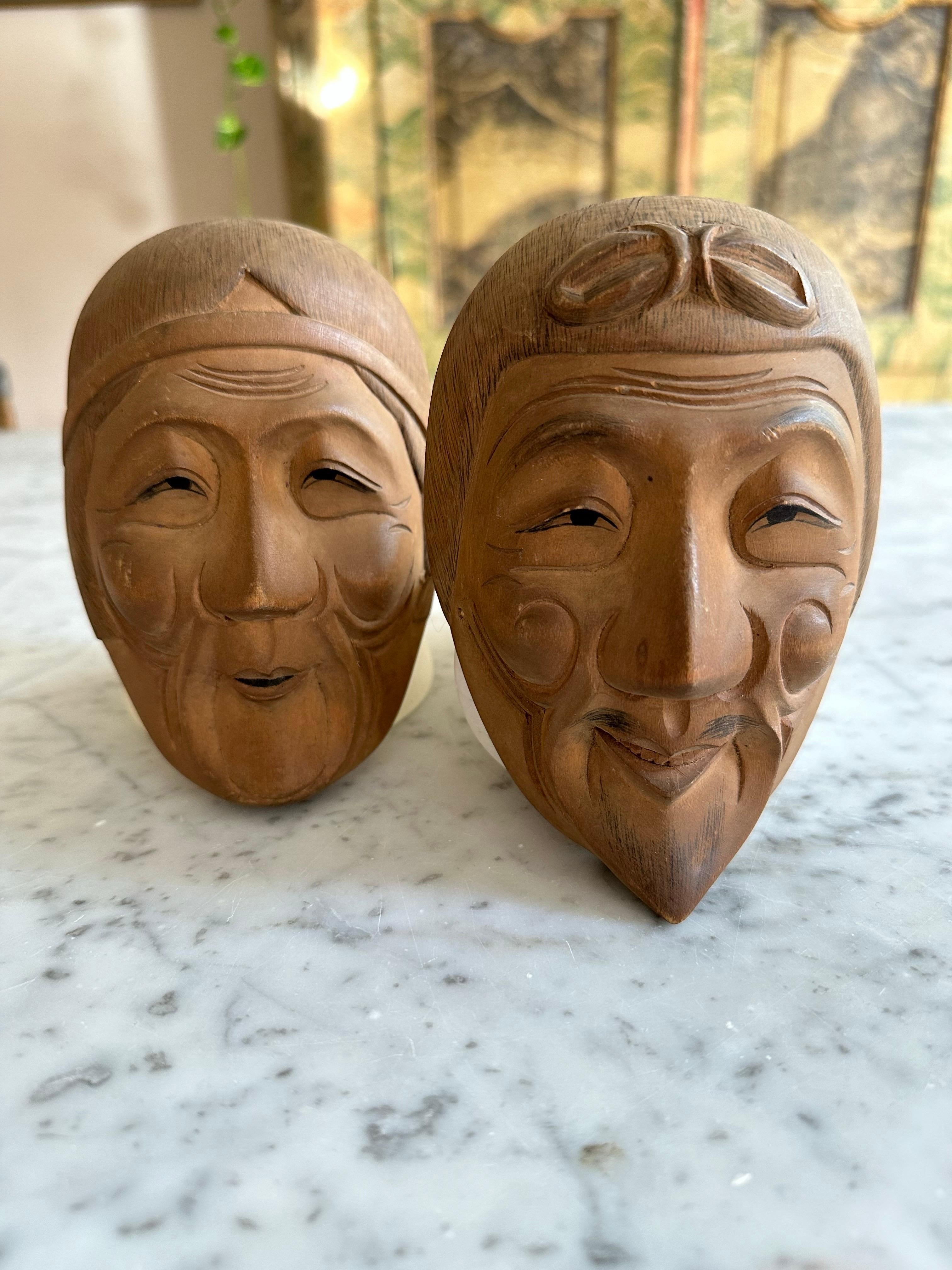 Paire de masques japonais Kyogen, en bois sculpté à la main, années 1950-60 en vente 5