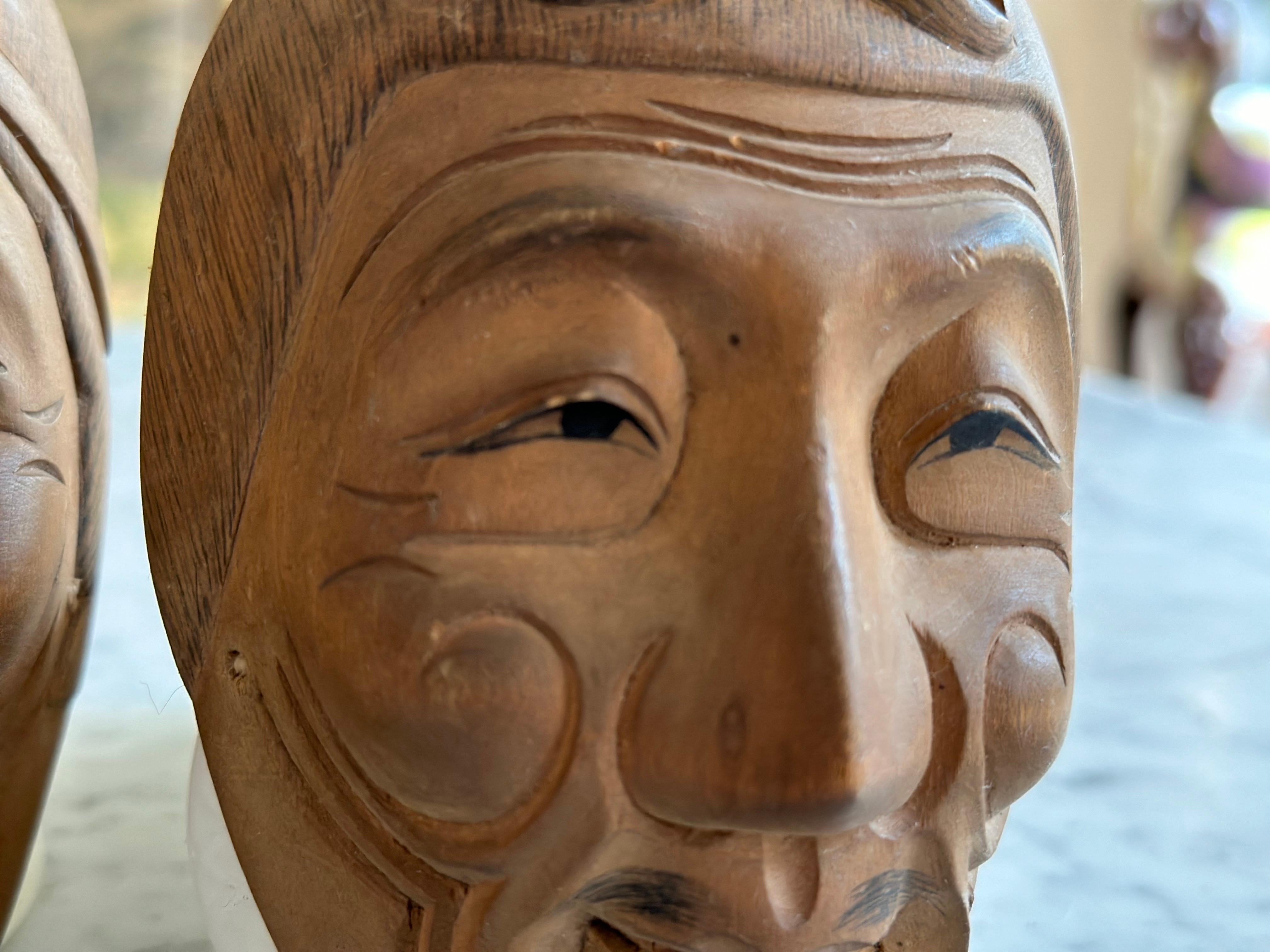 Paire de masques japonais Kyogen, en bois sculpté à la main, années 1950-60 en vente 6