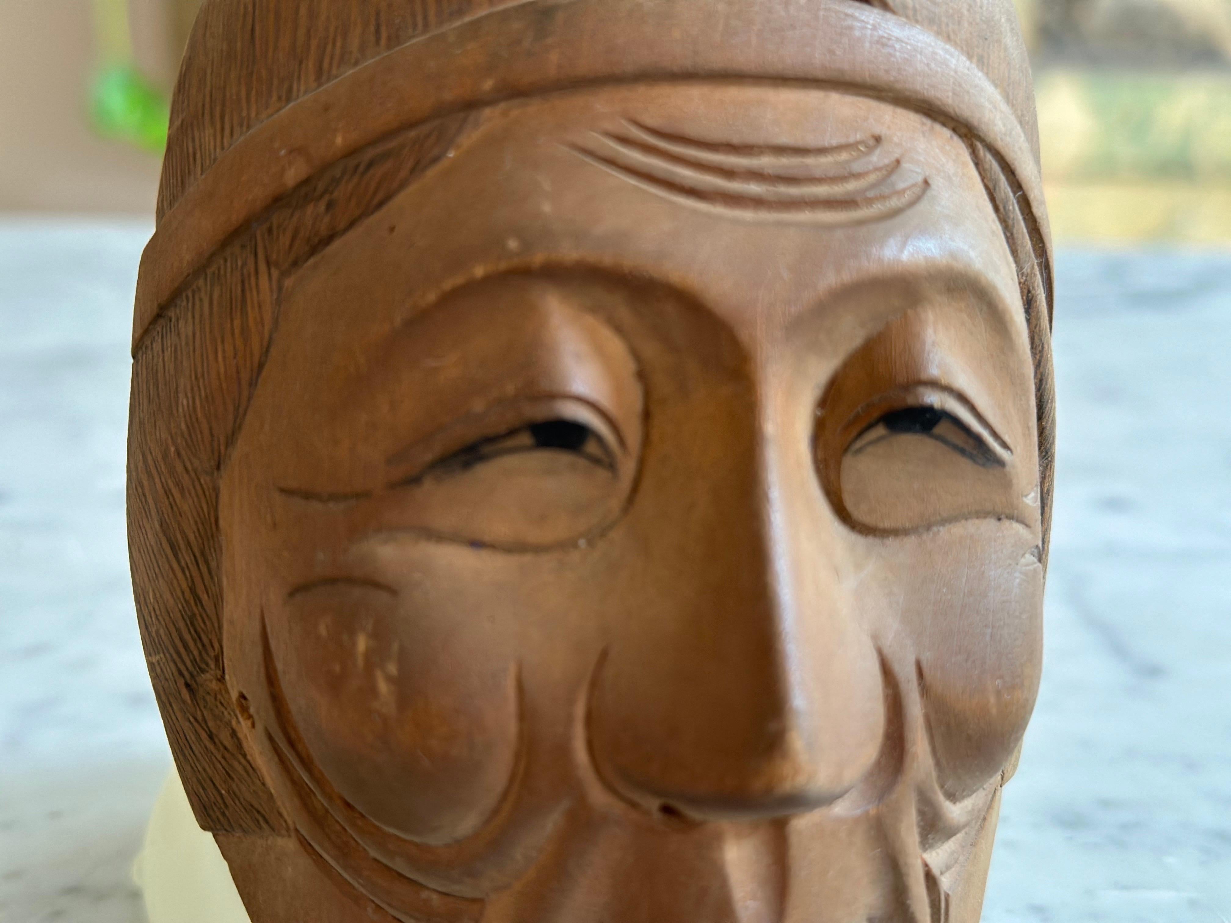 Paire de masques japonais Kyogen, en bois sculpté à la main, années 1950-60 Bon état - En vente à Hamburg, DE