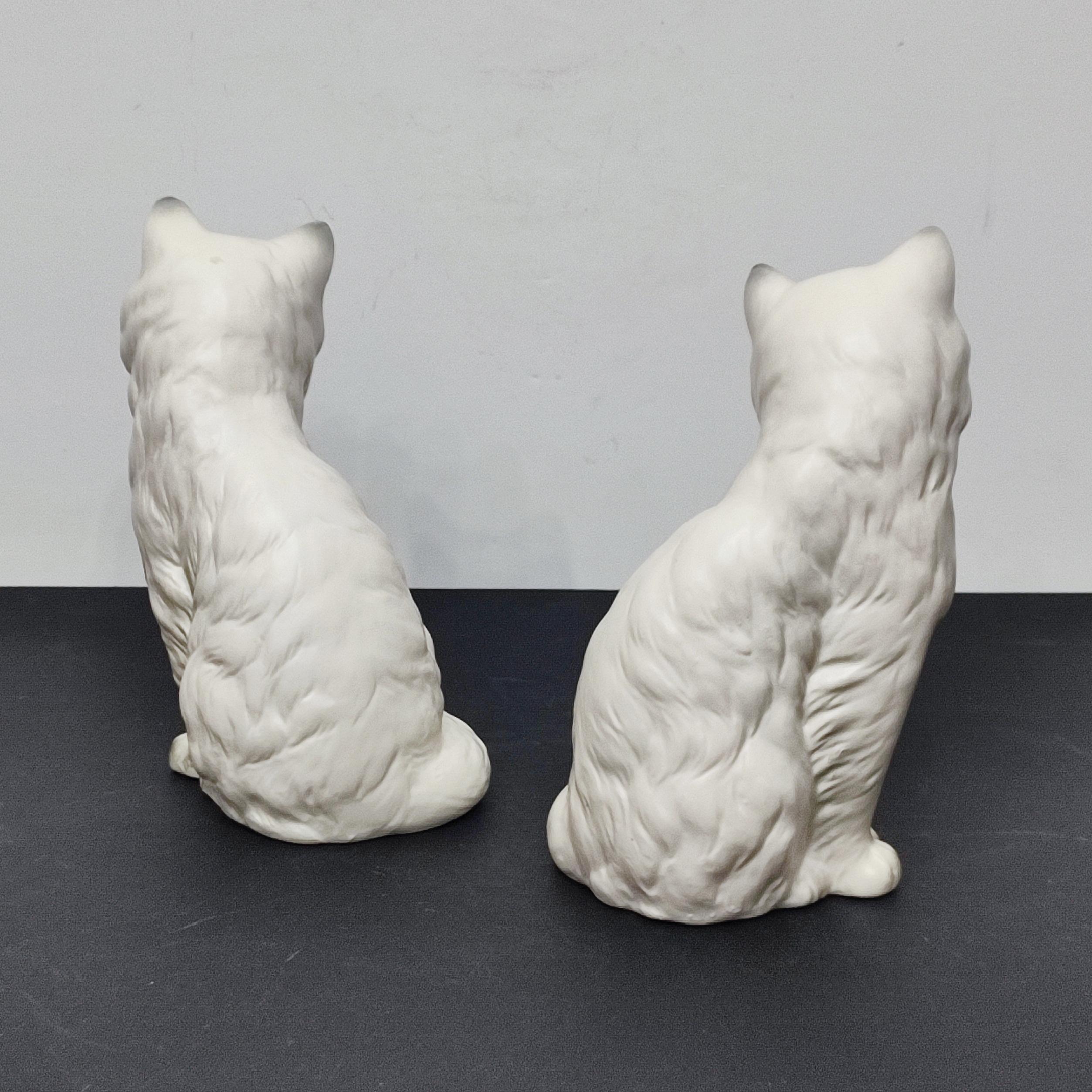 Coppia di statuette di gatto in porcellana giapponese Lefton d'epoca - metà secolo moderno in vendita 3