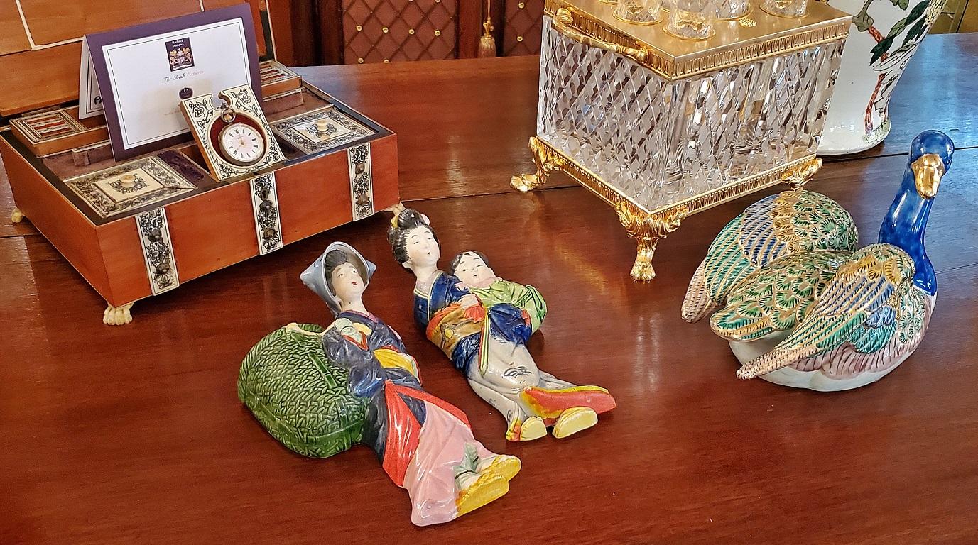 Pair of Vintage Japanese Porcelain Geisha Wall Pockets 9