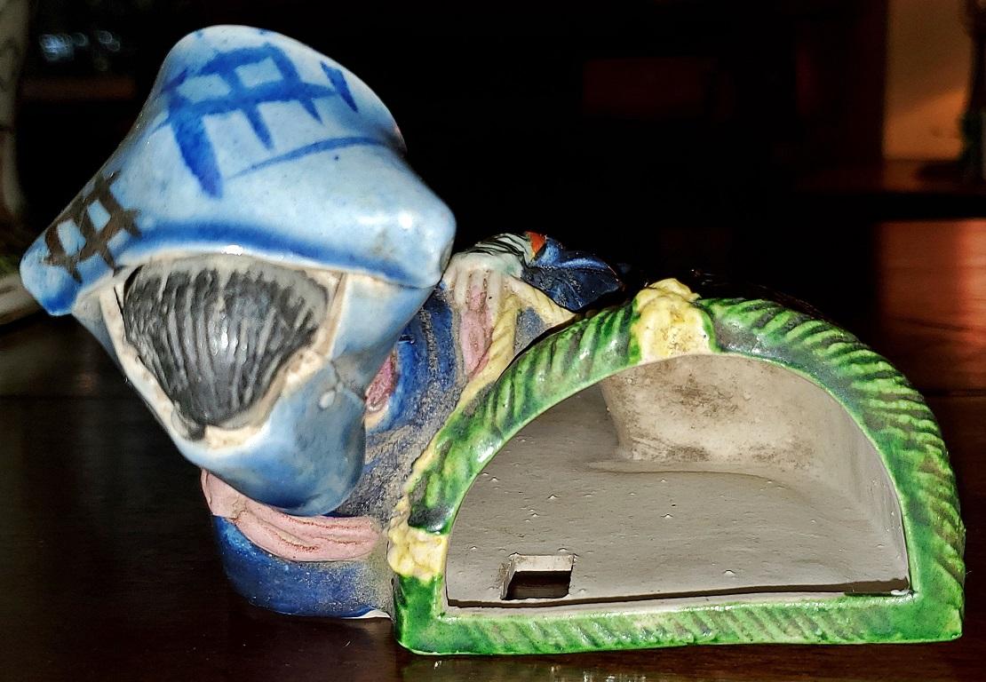 Pair of Vintage Japanese Porcelain Geisha Wall Pockets In Good Condition In Dallas, TX