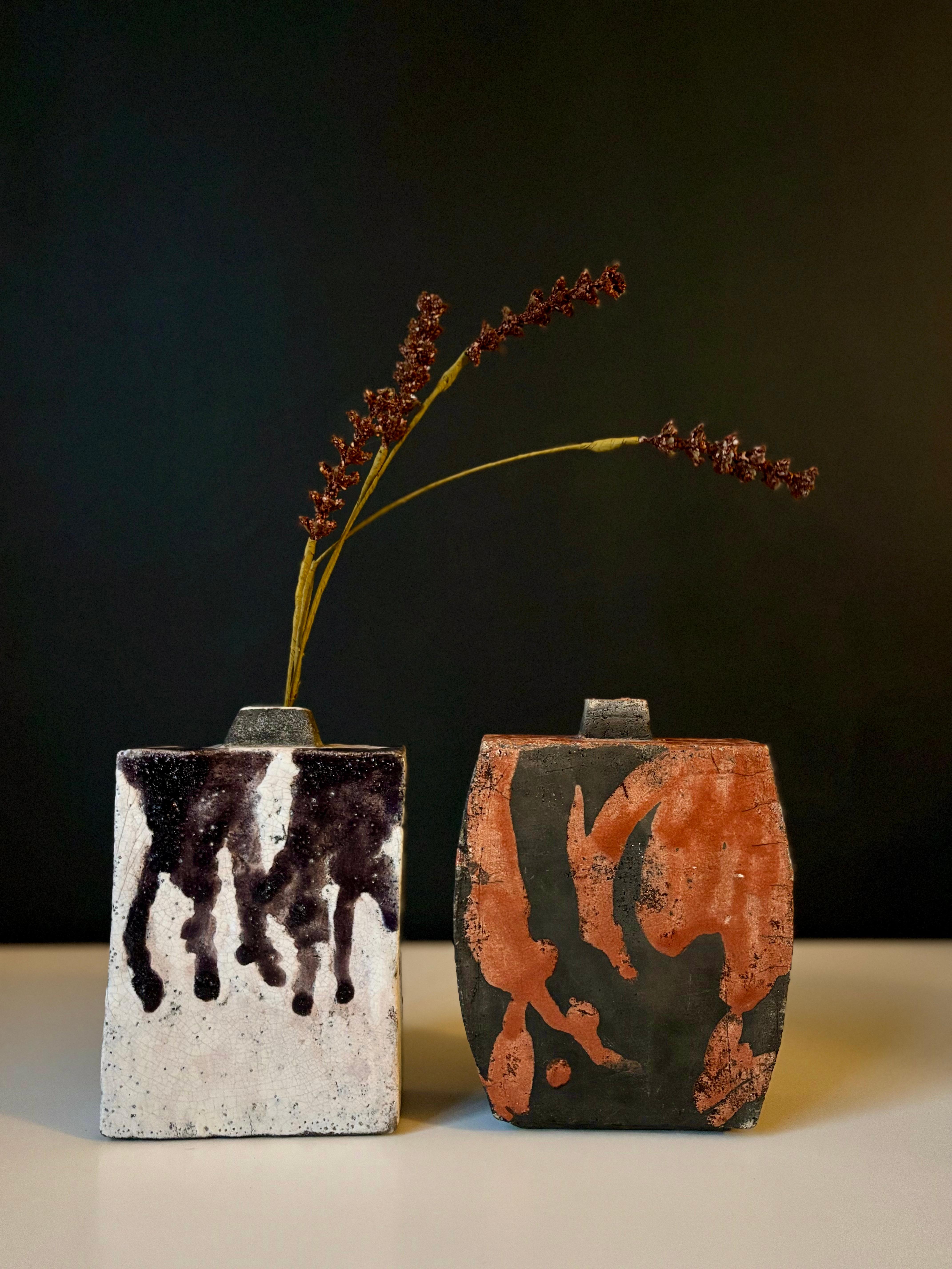 Danese Coppia di vasi d'epoca in stile giapponese con smaltatura a correre Raku in vendita
