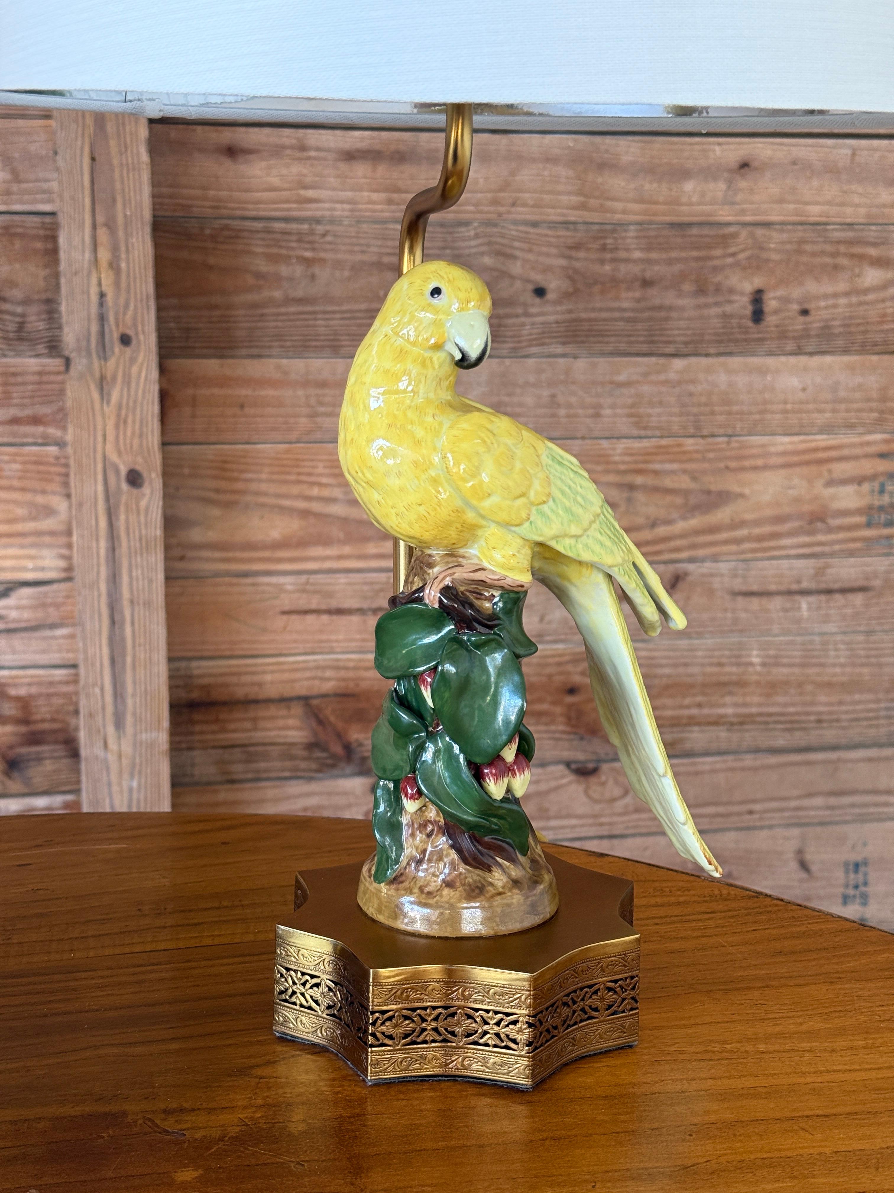 20th Century Pair of Vintage Jeanne Reed Porcelain Parrot Table Lamps With Gilt Bases For Sale