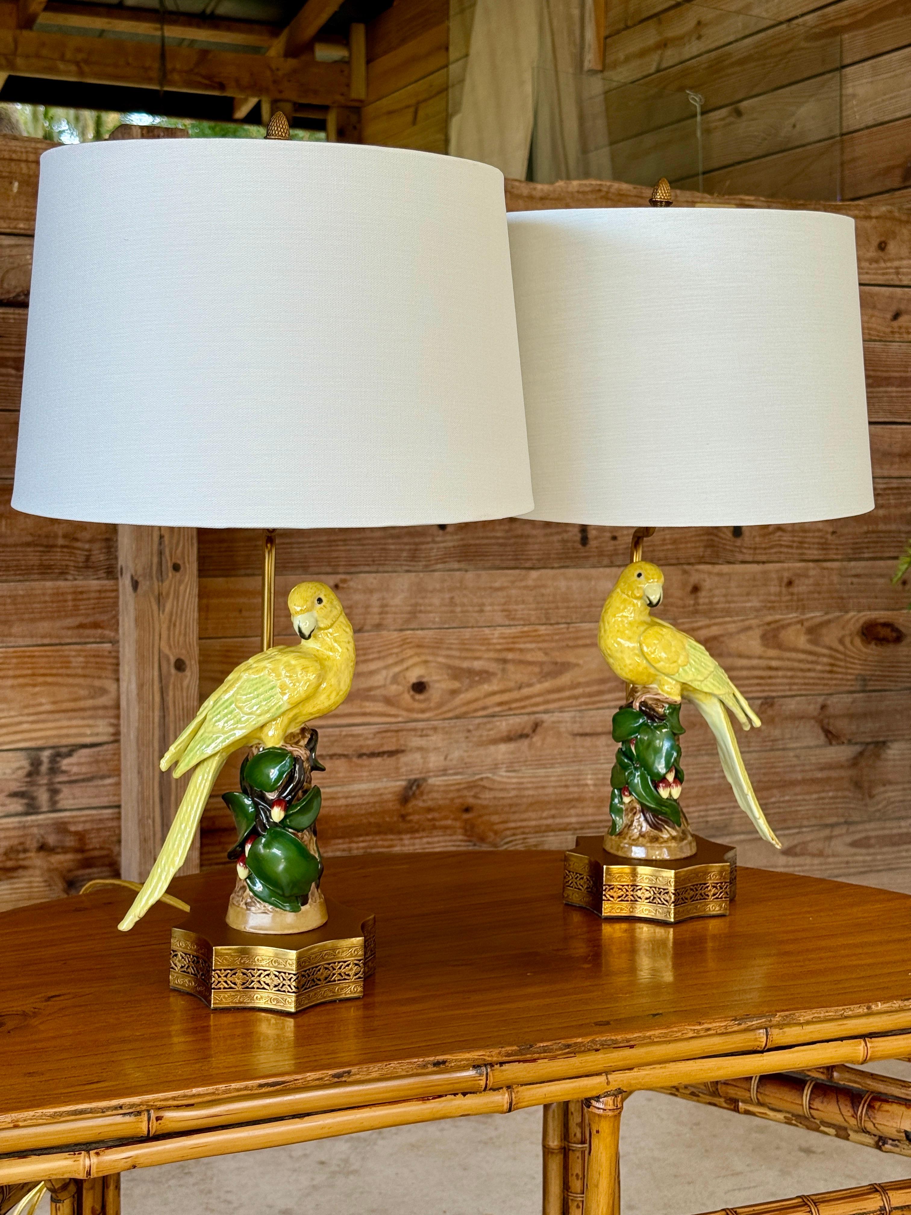 Pair of Vintage Jeanne Reed Porcelain Parrot Table Lamps With Gilt Bases For Sale 1