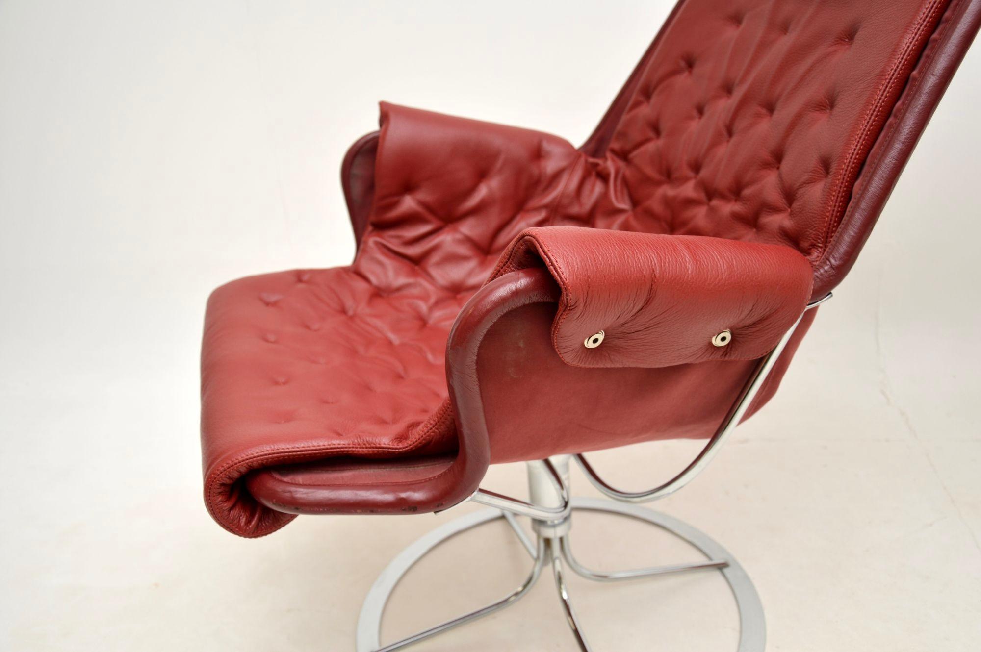 Pair of Vintage Jetson Swivel Armchairs by Bruno Mathsson for Dux For Sale 3