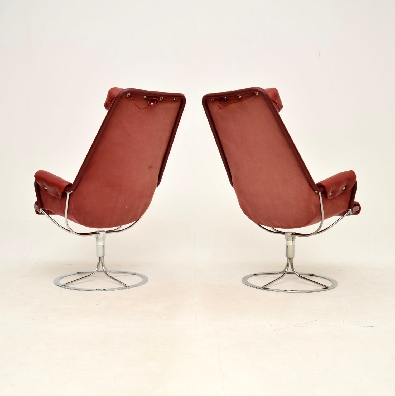 Swedish Pair of Vintage Jetson Swivel Armchairs by Bruno Mathsson for Dux For Sale