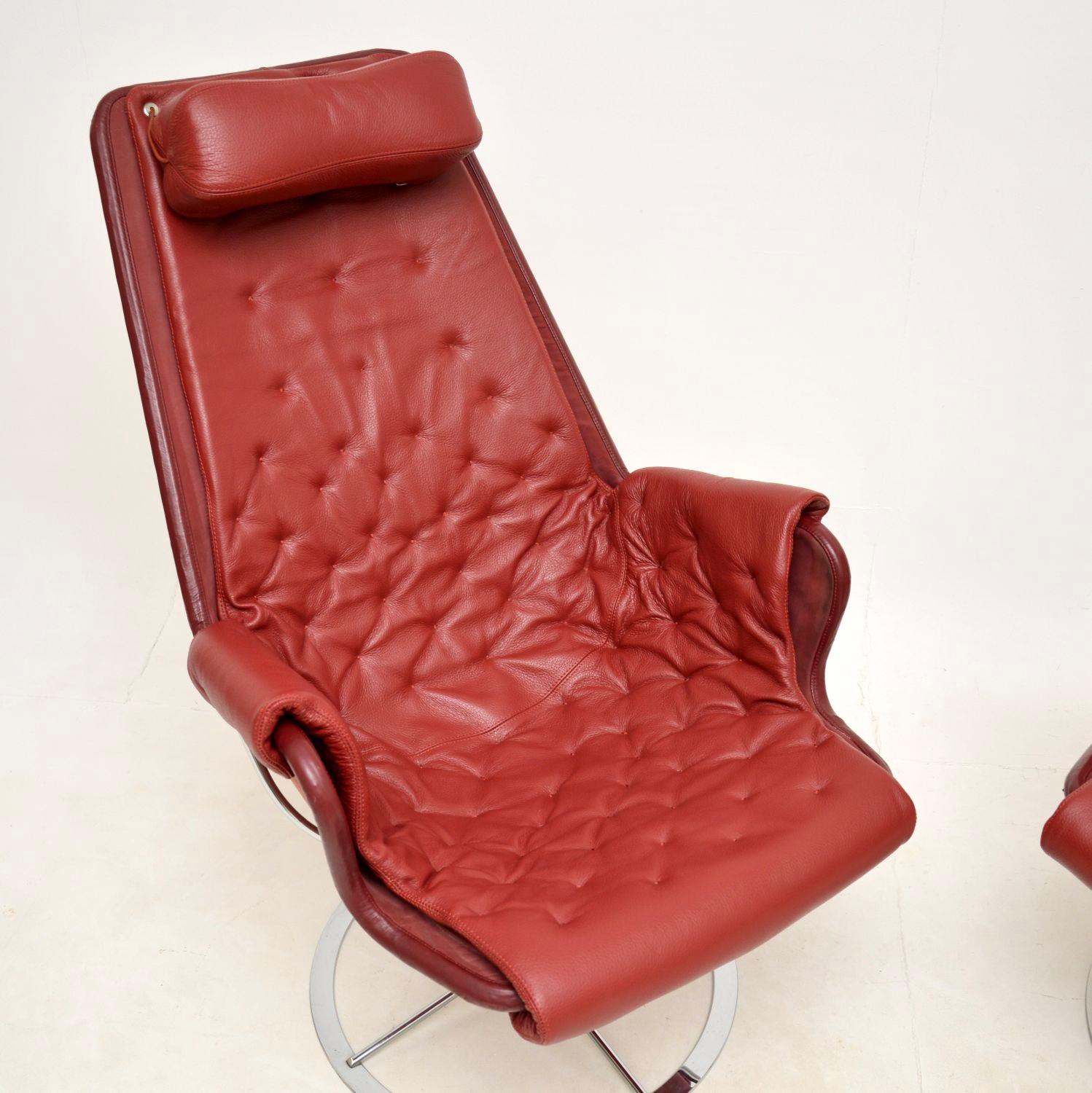 Leather Pair of Vintage Jetson Swivel Armchairs by Bruno Mathsson for Dux For Sale