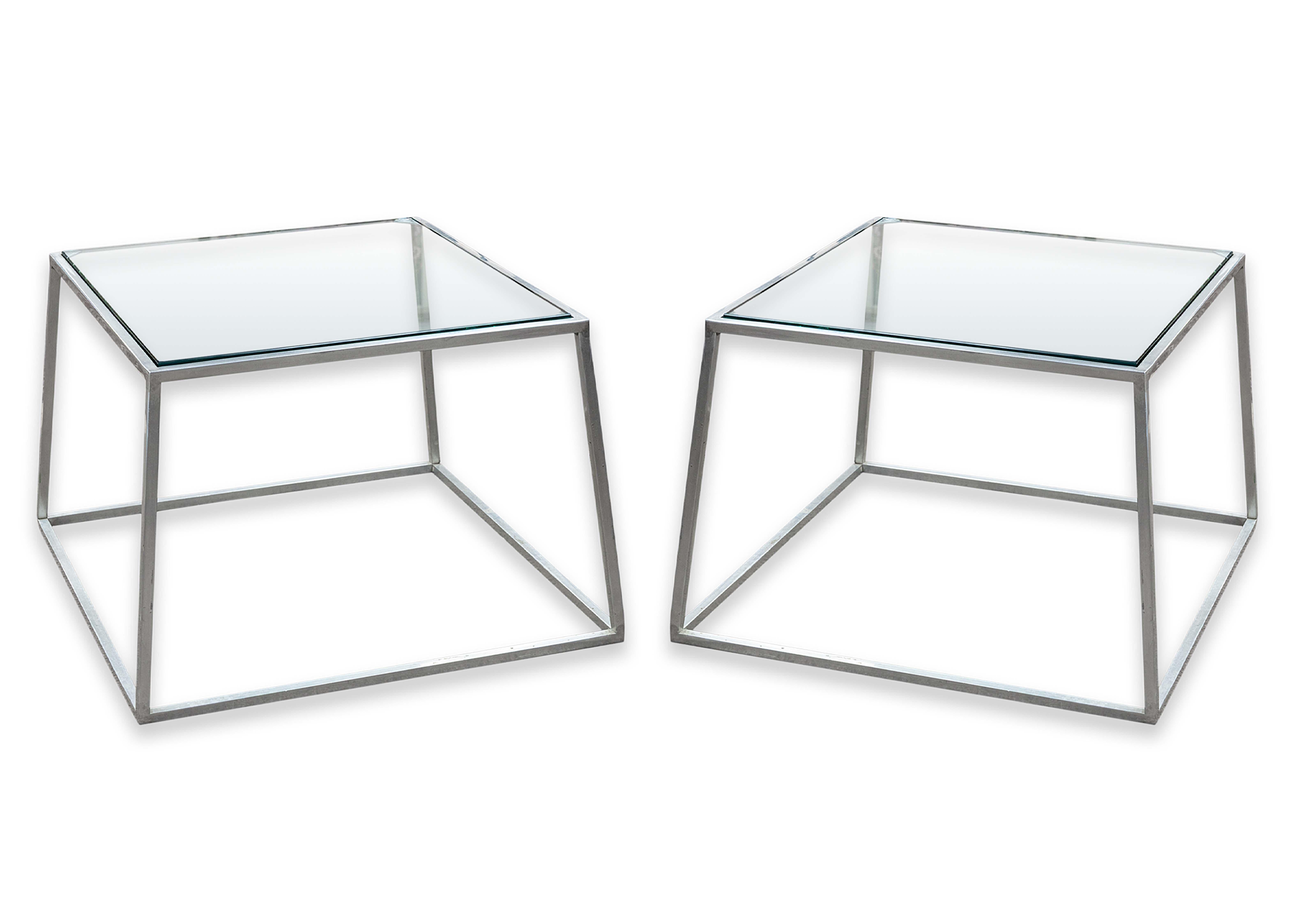 Pareja de mesas auxiliares cónicas de metal y cristal estilo vintage Kjaerholm en venta 1