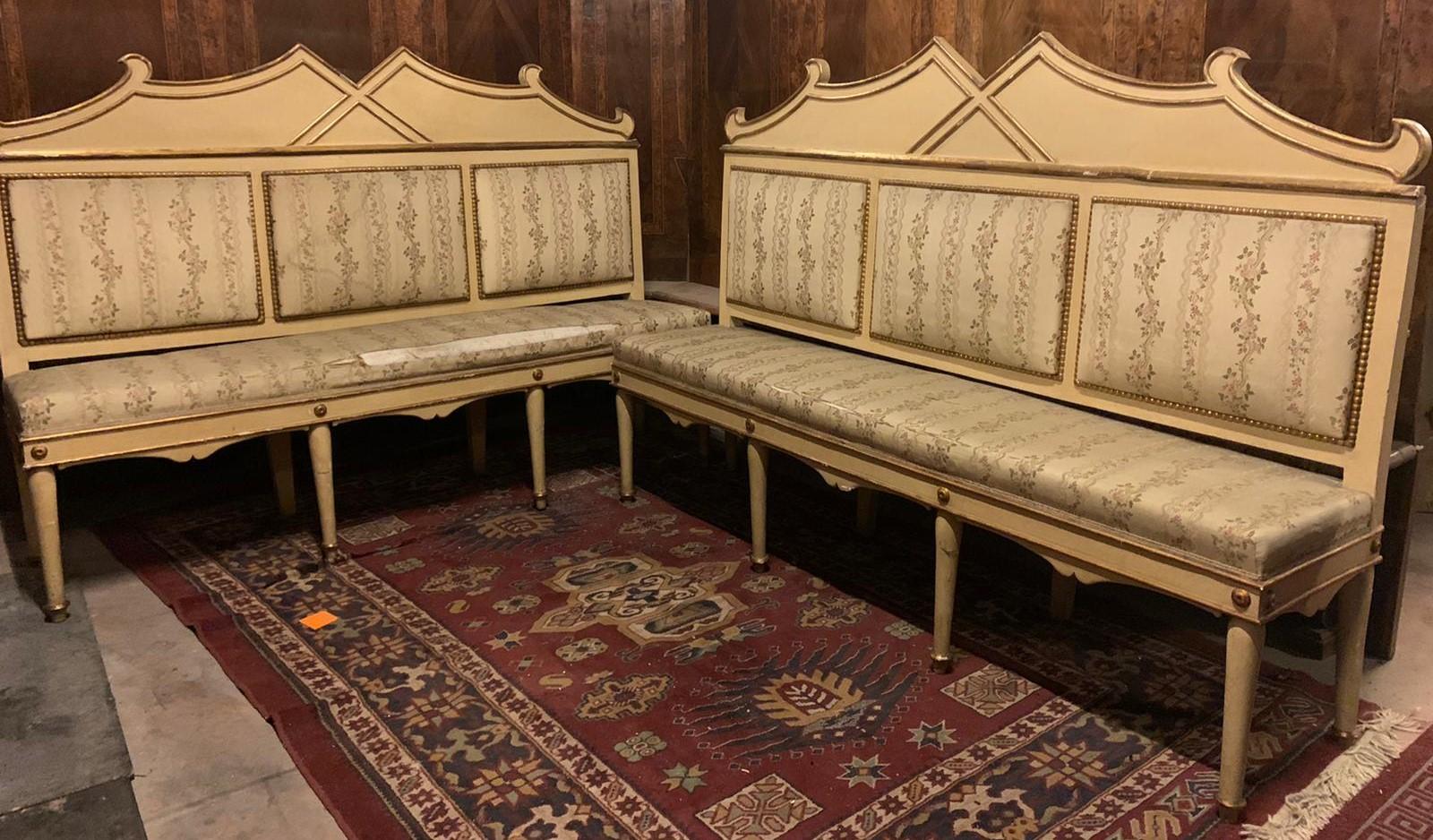 Italian Pair of Vintage Lacquered and Gilded Benches, Early 20th Century, Italy For Sale