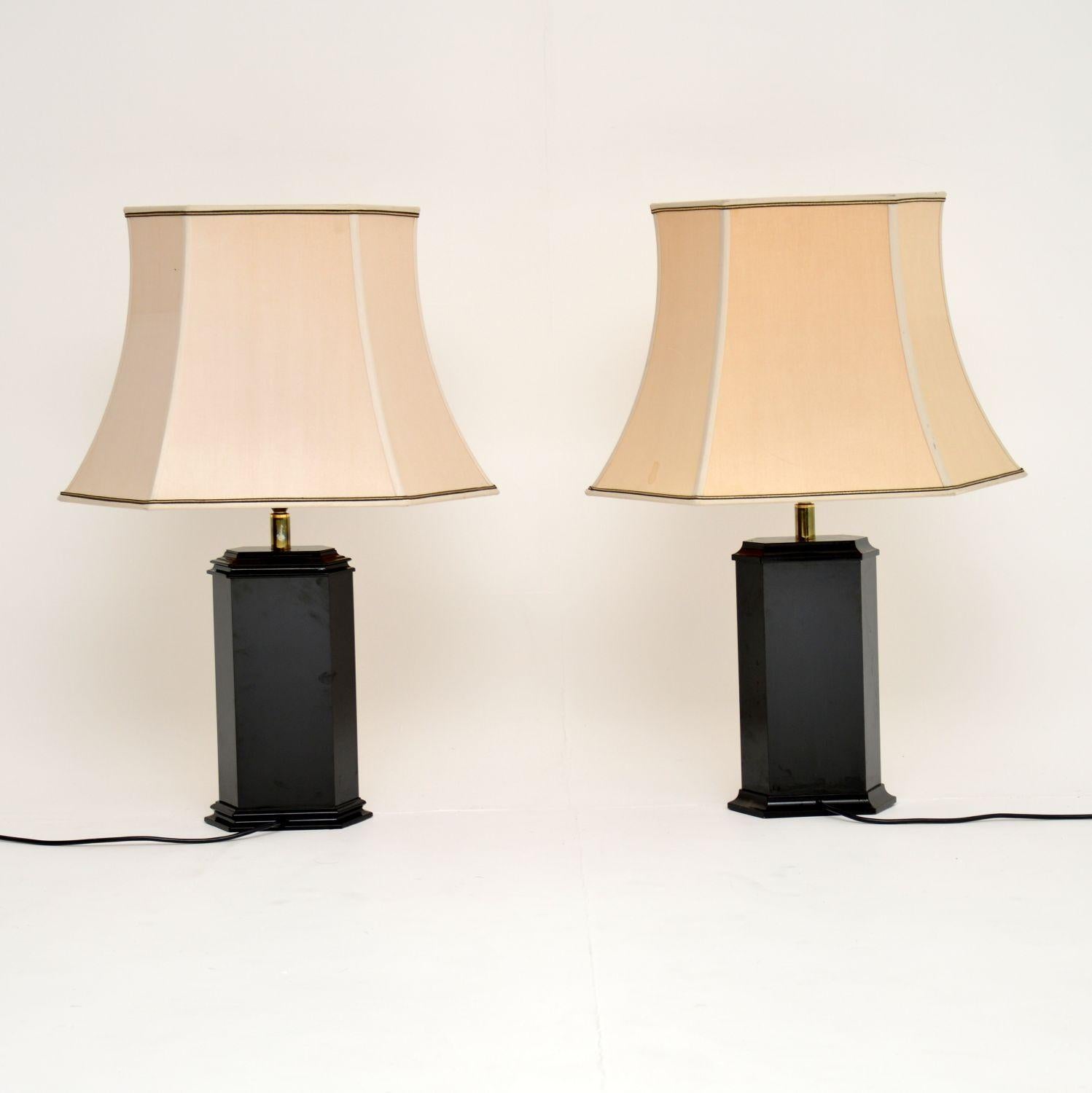 Pair of Vintage Lacquered Chinoiserie and Brass Table Lamps 2