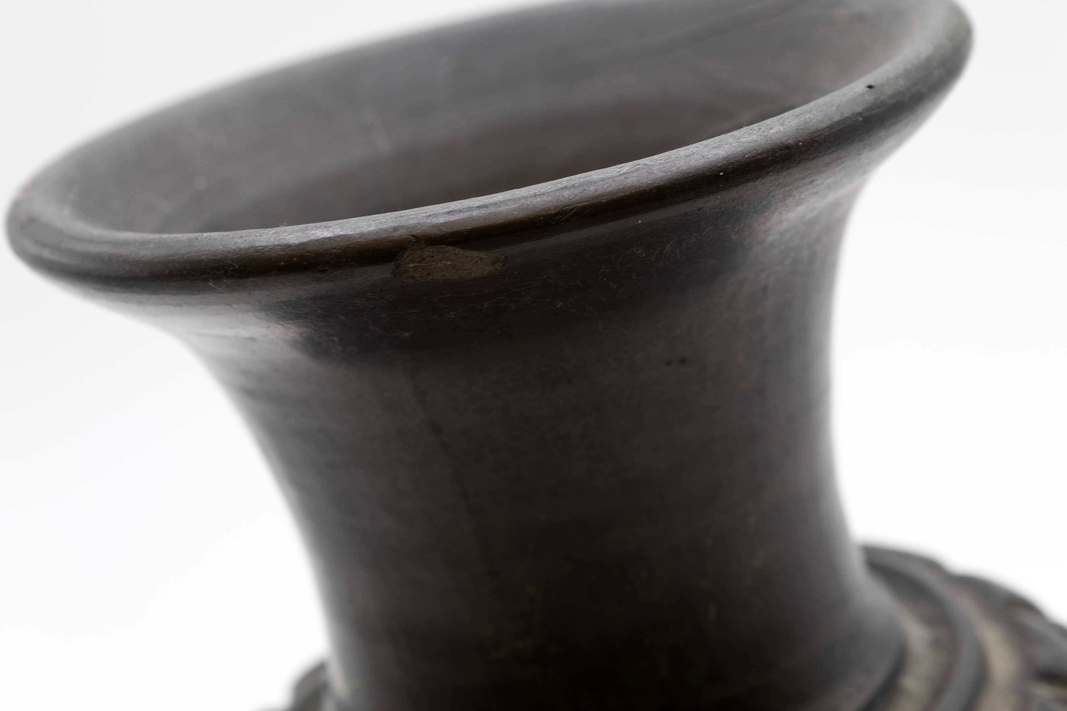 Pair of Vintage Lama Oaxaca Native Mexican Black Clay Vessels w/ Carved Designs In Good Condition In Keego Harbor, MI