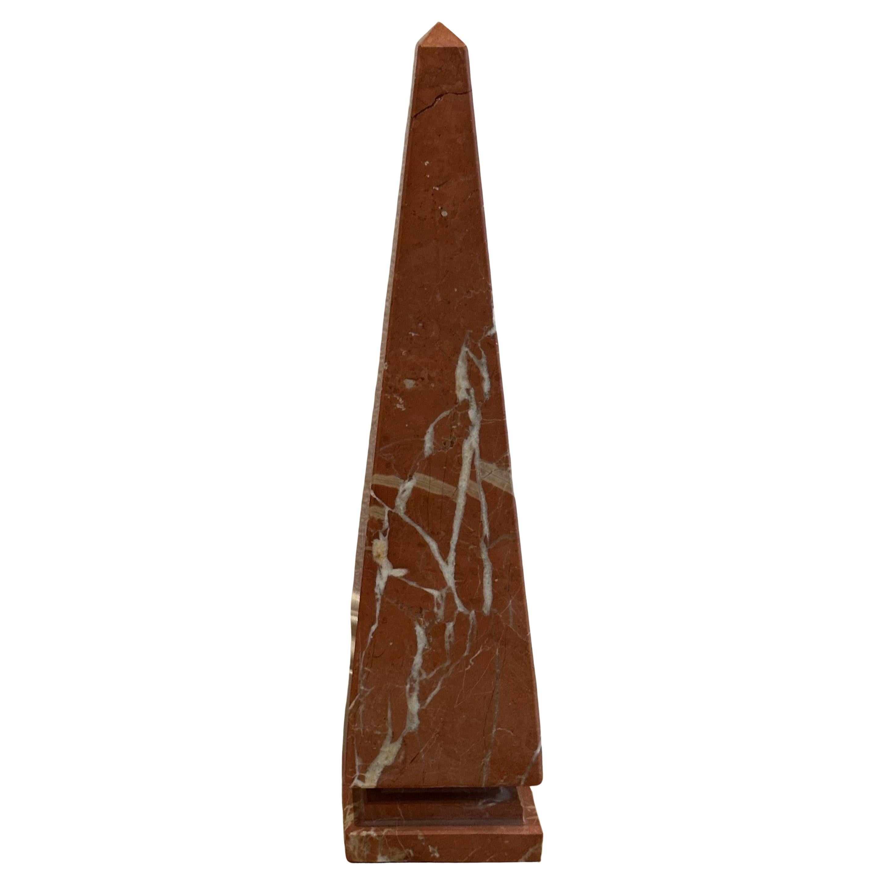 Paire de grands obélisques en marbre italien massif d'époque Bon état - En vente à San Diego, CA