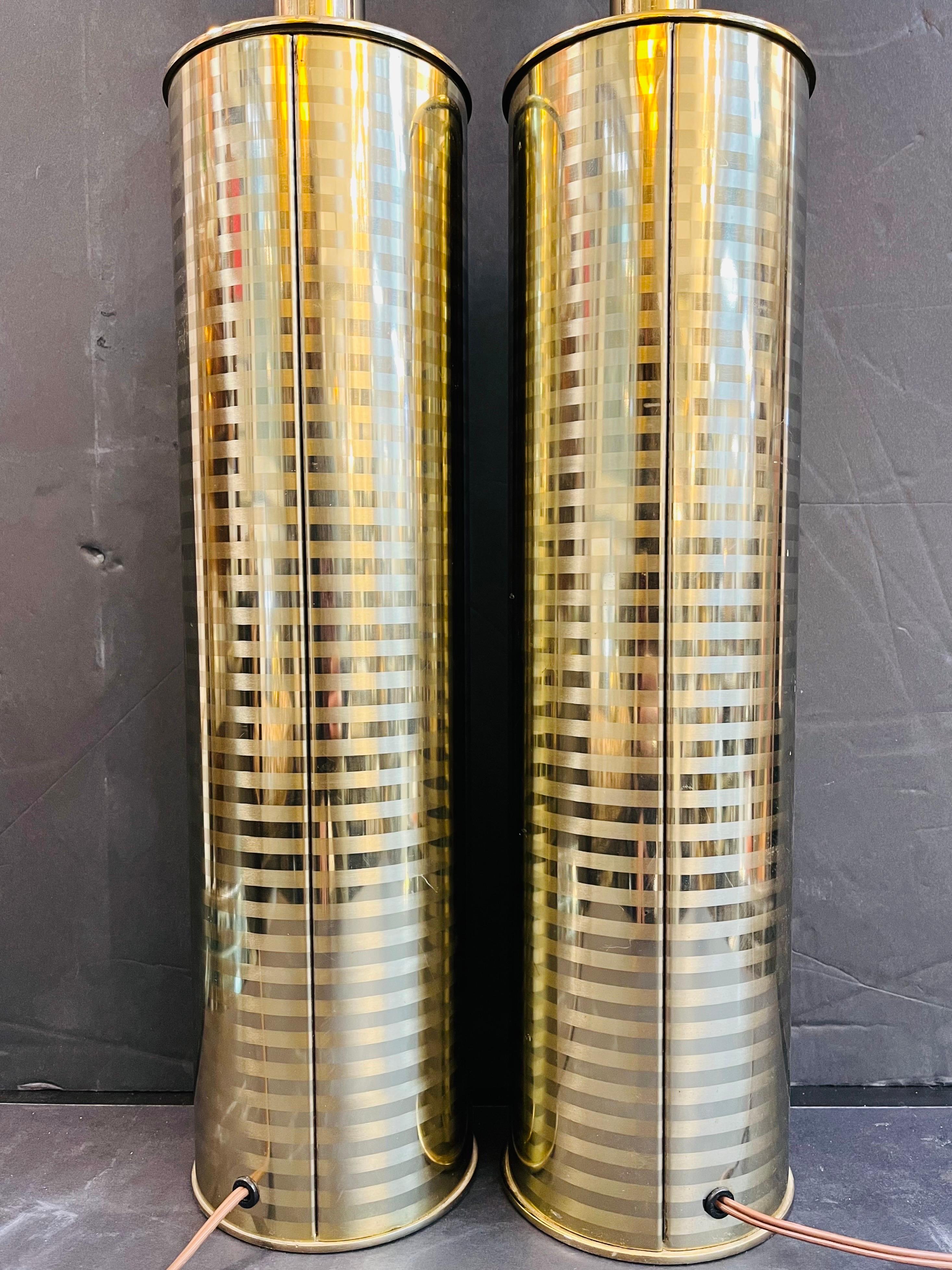 Pair of Vintage Laurel Lamp Company Striped Brassy Cylindrical Tall Table Lamps  In Good Condition In Atlanta, GA