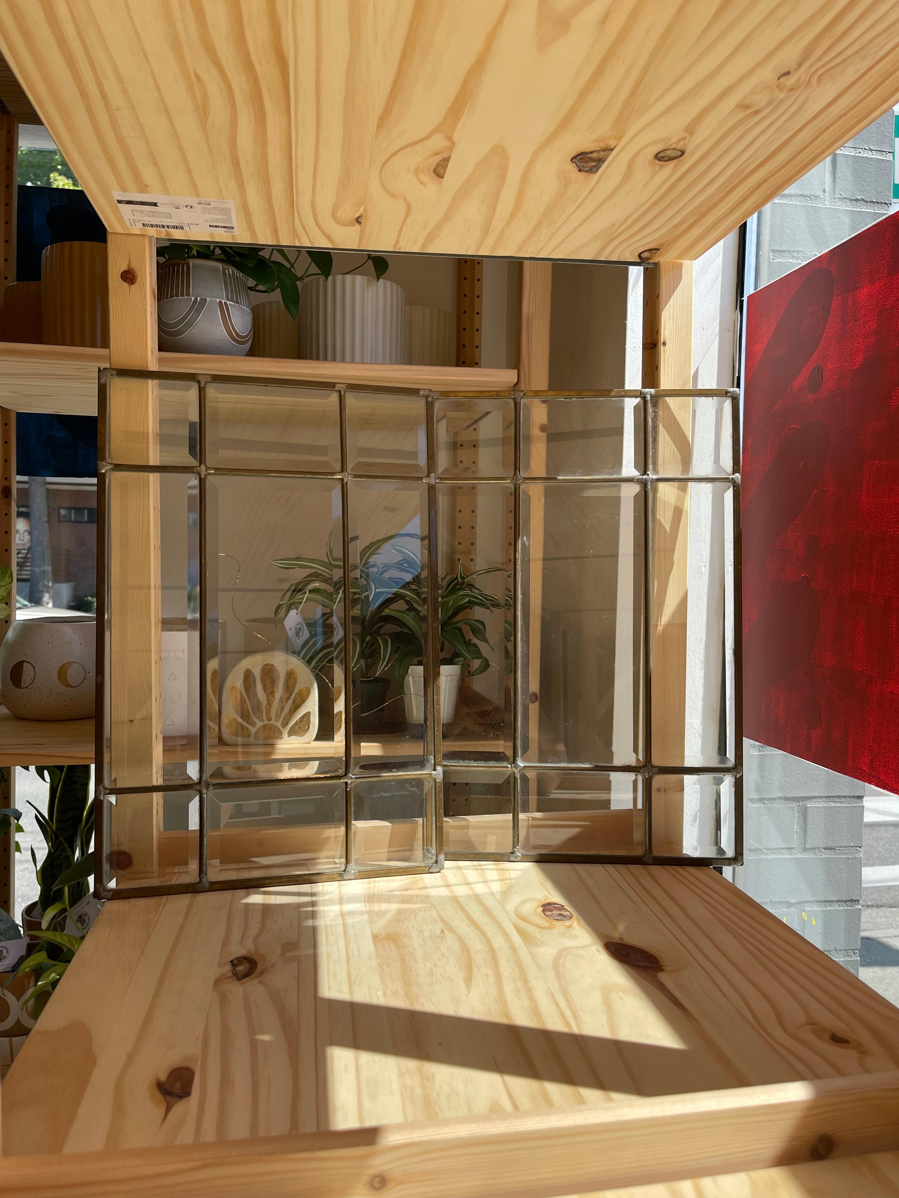 Coppia di pannelli per finestre in vetro smussato con piombo d'epoca In condizioni buone in vendita a Seattle, WA