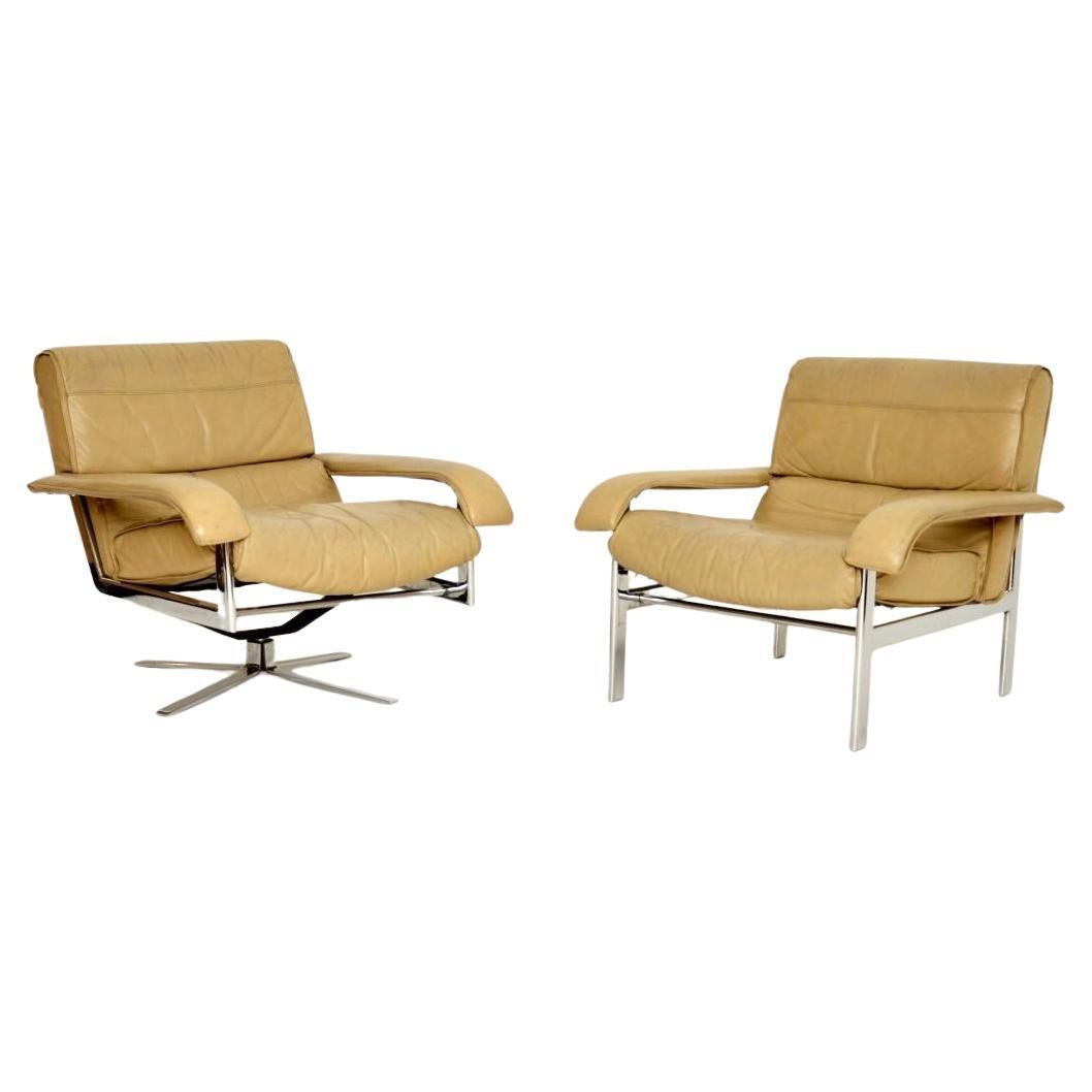 Paire de fauteuils vintage en cuir et chrome par Pieff en vente