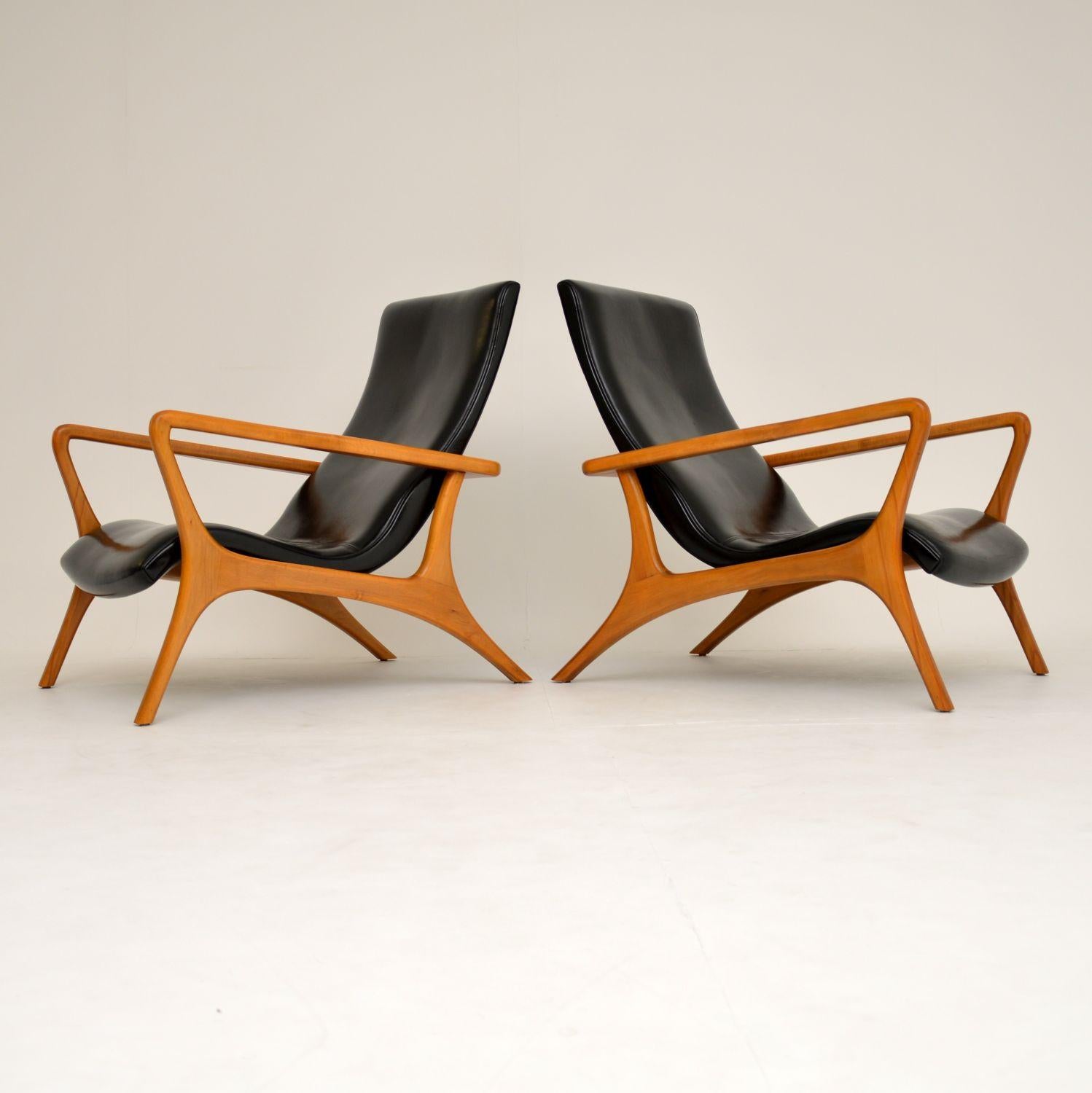 Mid-Century Modern Pair of Vintage Leather Armchairs in the Manner of Vladimir Kagan