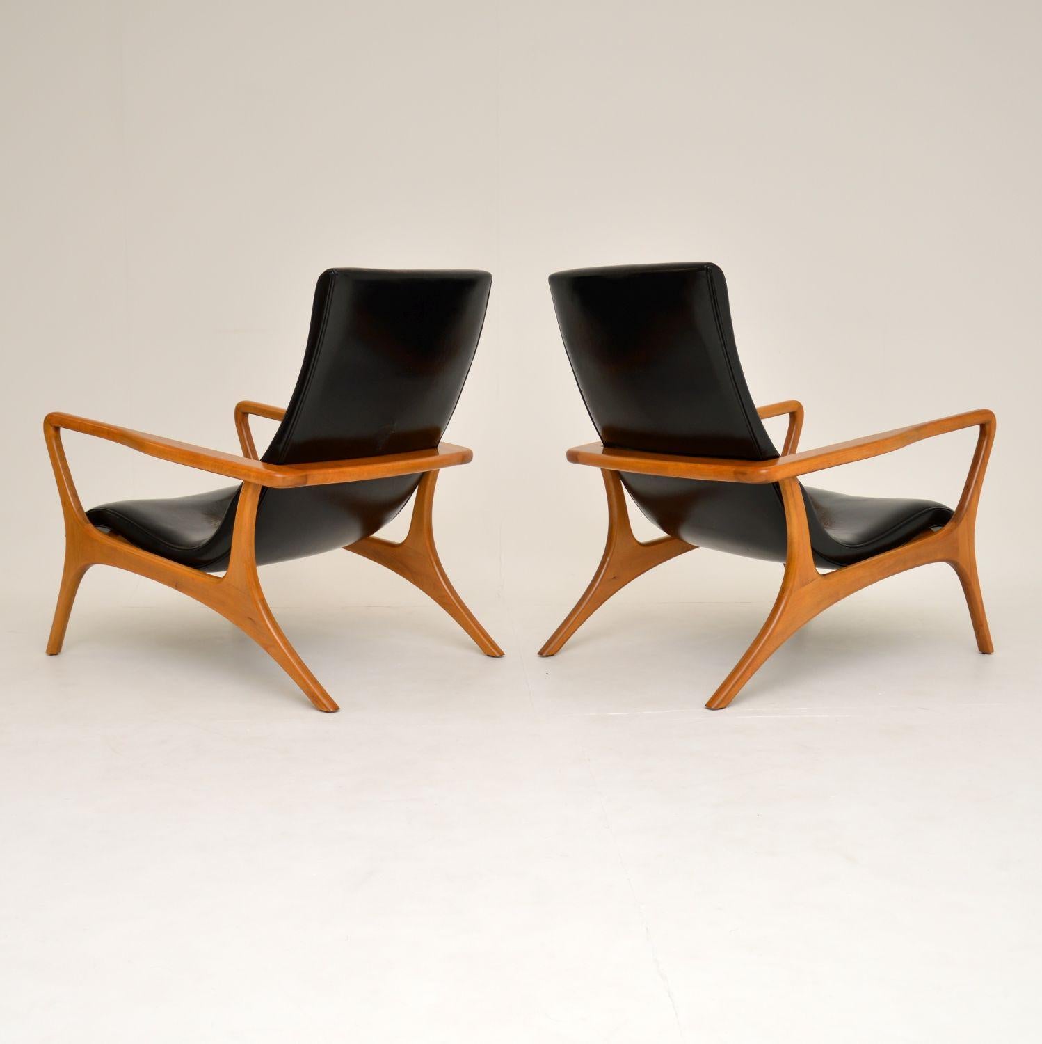 20th Century Pair of Vintage Leather Armchairs in the Manner of Vladimir Kagan