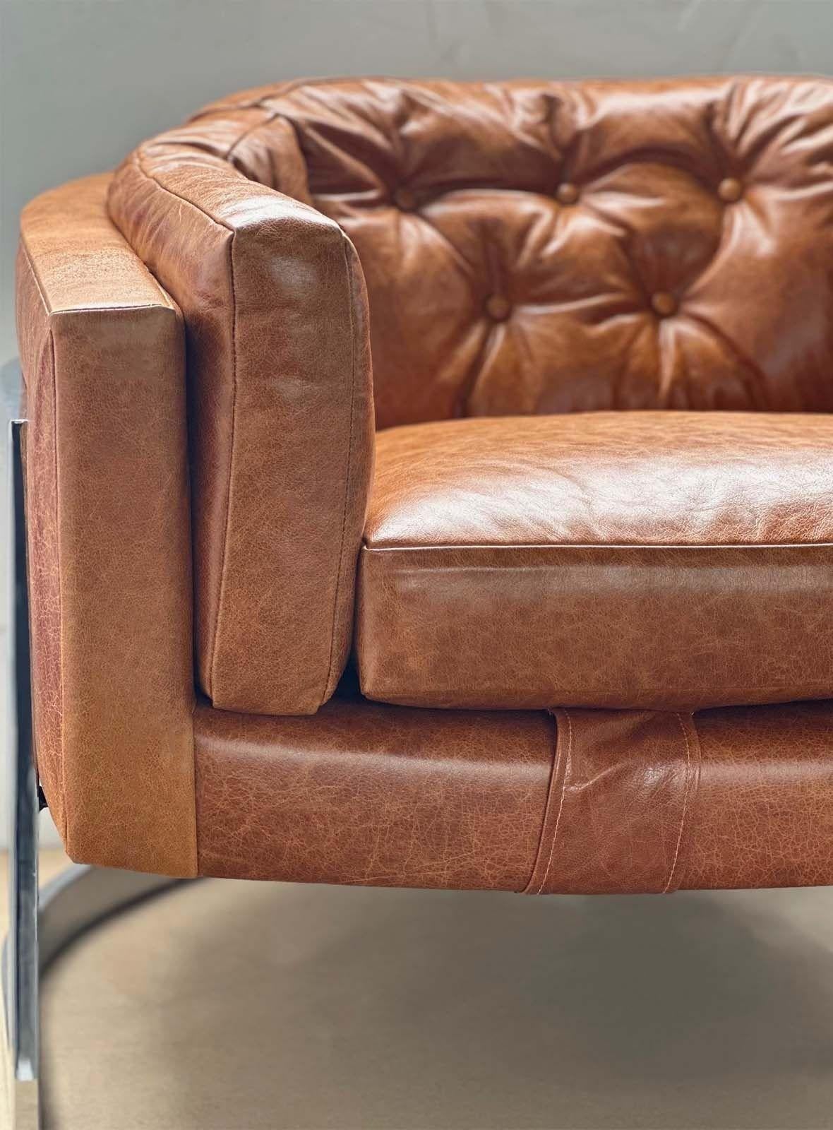 Paire de fauteuils vintage en cuir dans le style de Milo Baughman, États-Unis, années 1970 Bon état - En vente à Los Angeles, CA