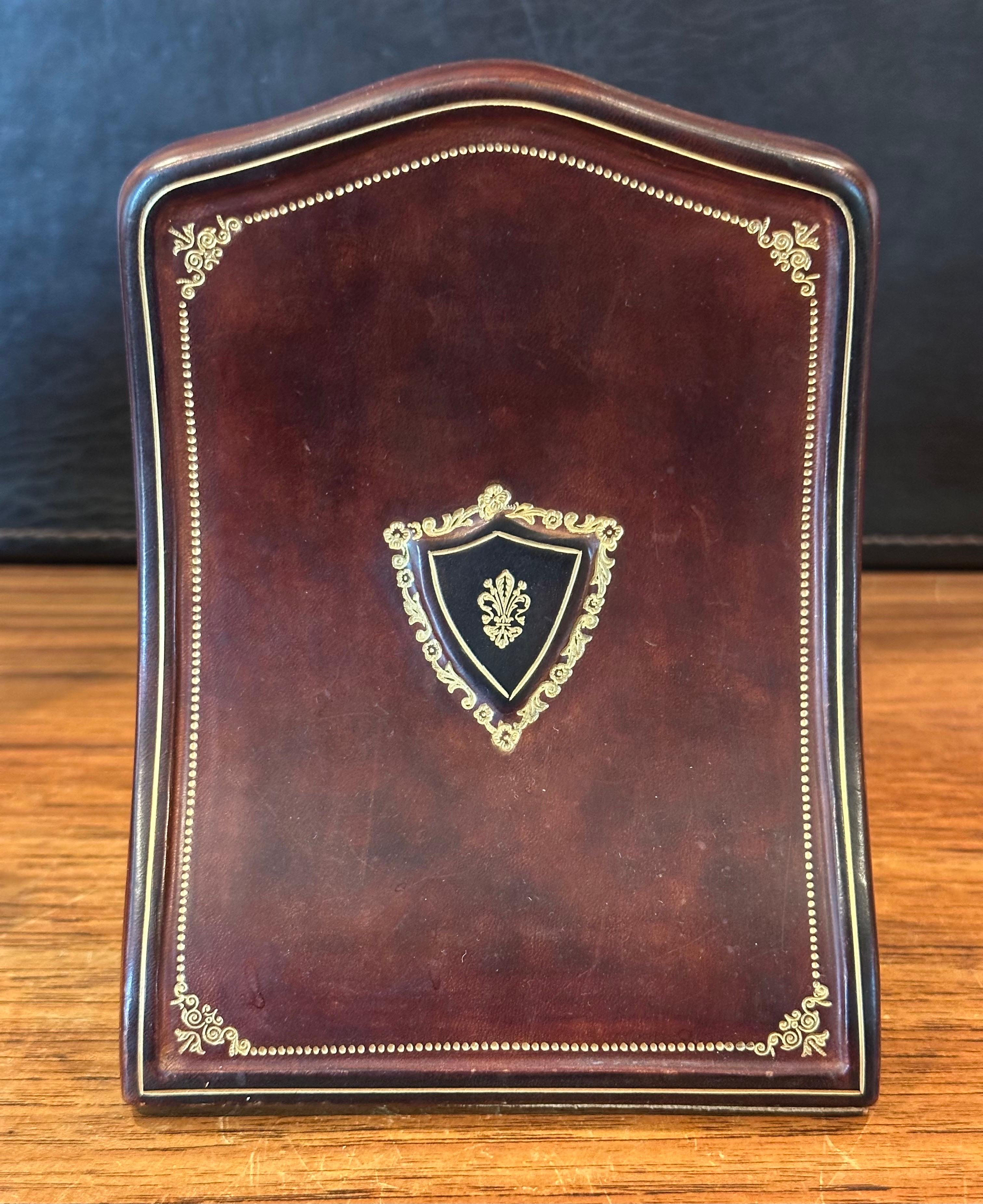 Pair of Vintage Leather Bookends by Papini of Firenze For Sale 7