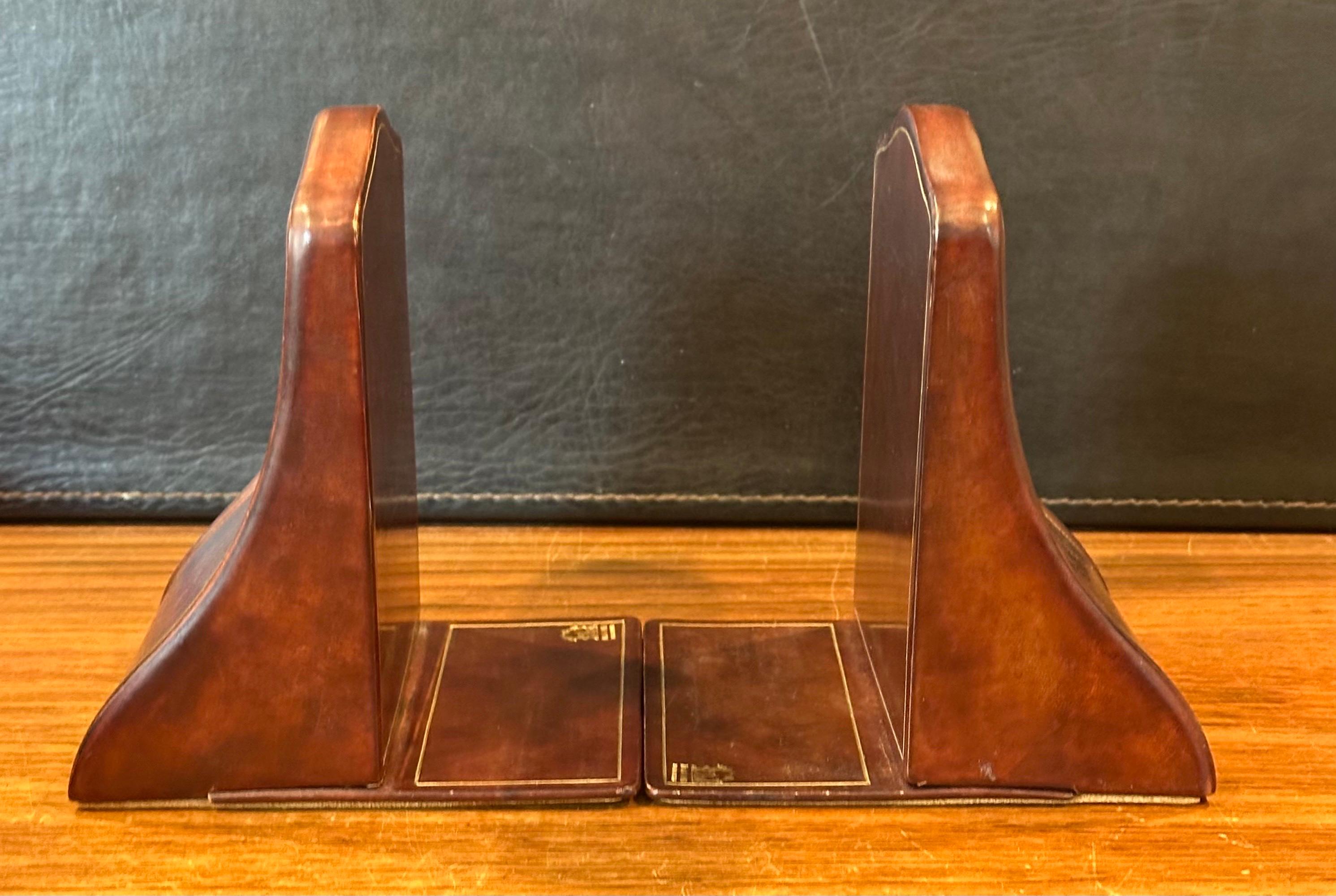 Pair of Vintage Leather Bookends by Papini of Firenze For Sale 3